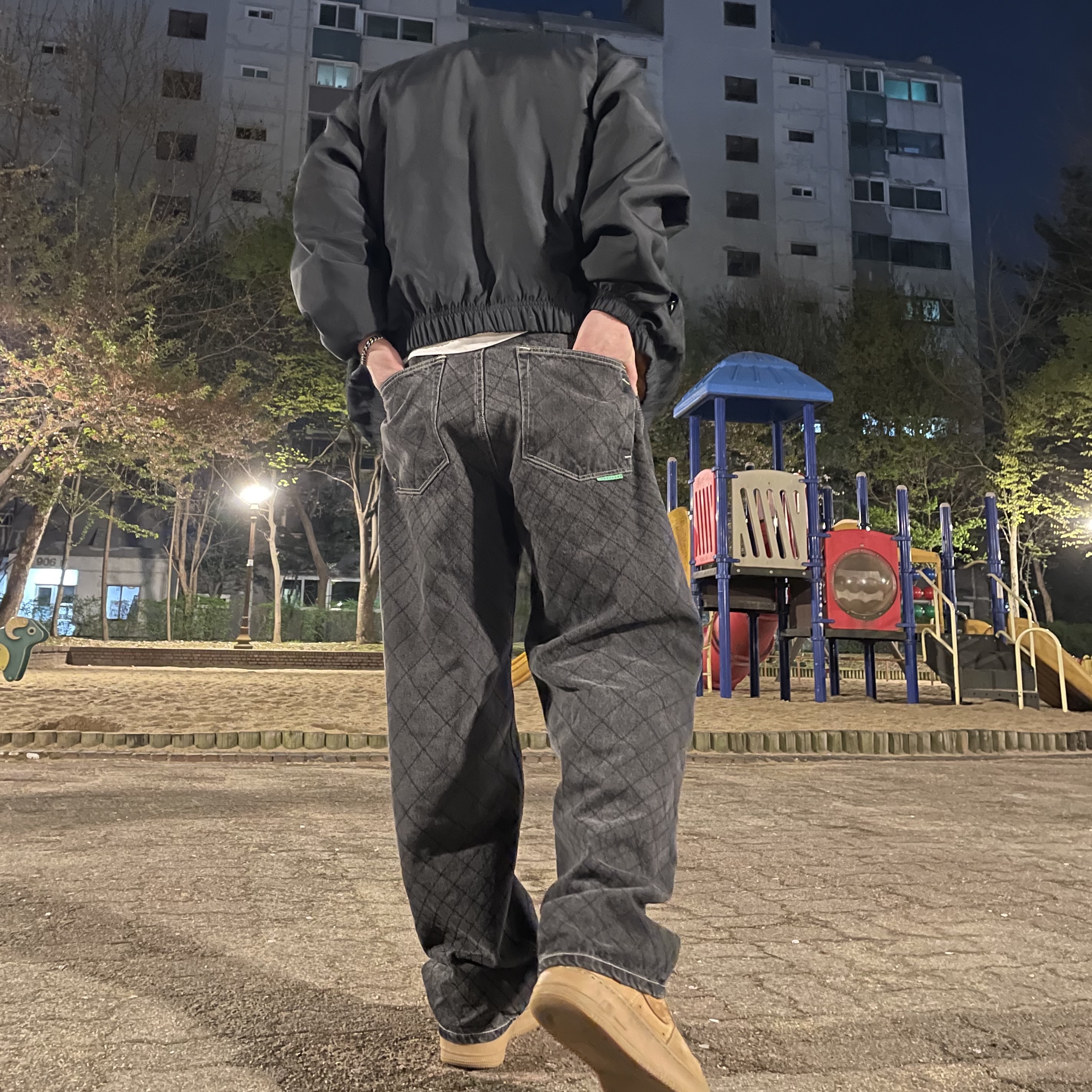 Nike x Supreme Air Force 1 Low Flax, Nike NRG Solo Swoosh Satin Bomber Jacket Black Doll - US/EU 착용 스타일 - 3