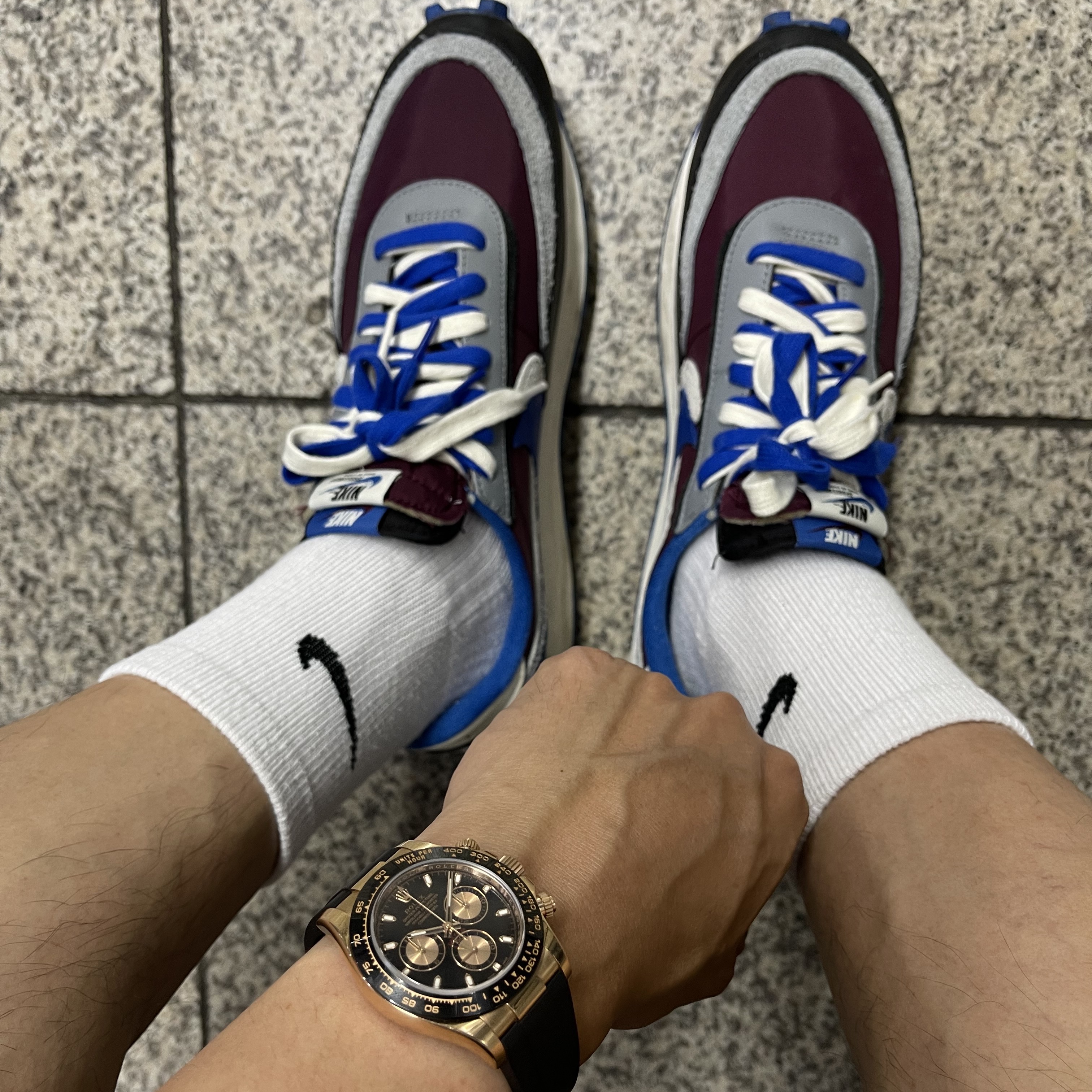 Nike x Sacai x Undercover LDWaffle Night Maroon Team Royal 착용 스타일