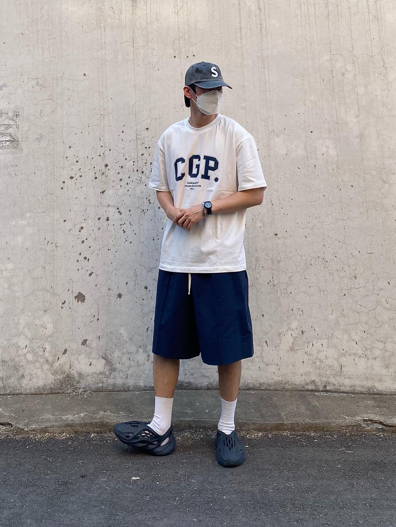 Supreme Pigment Print S Logo 6-Panel Black - 20SS, Adidas Yeezy Foam RNNR Mineral Blue 착용 스타일 - 2