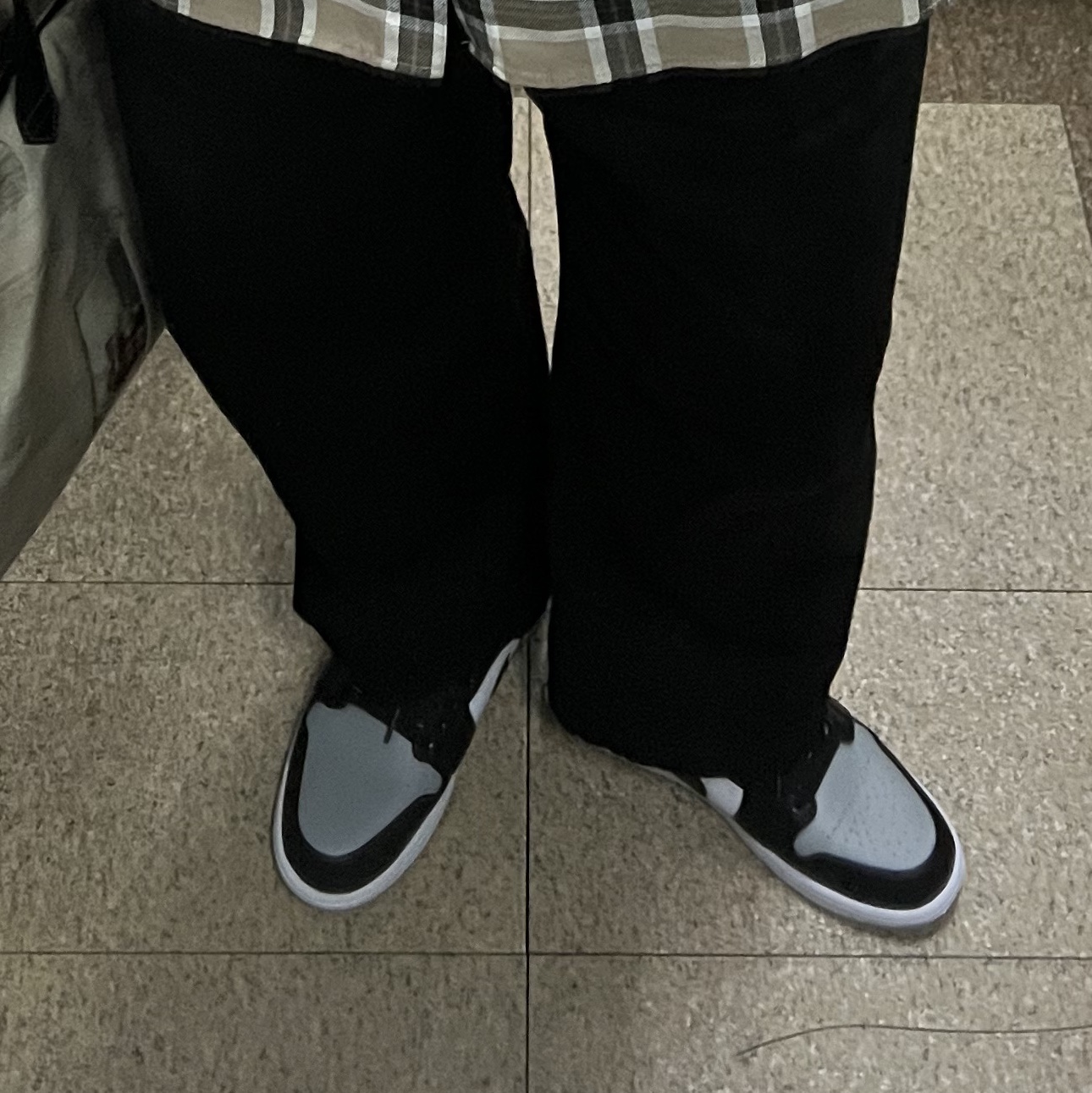 Jordan 1 Low Light Smoke Grey Black 착용 스타일 - 4