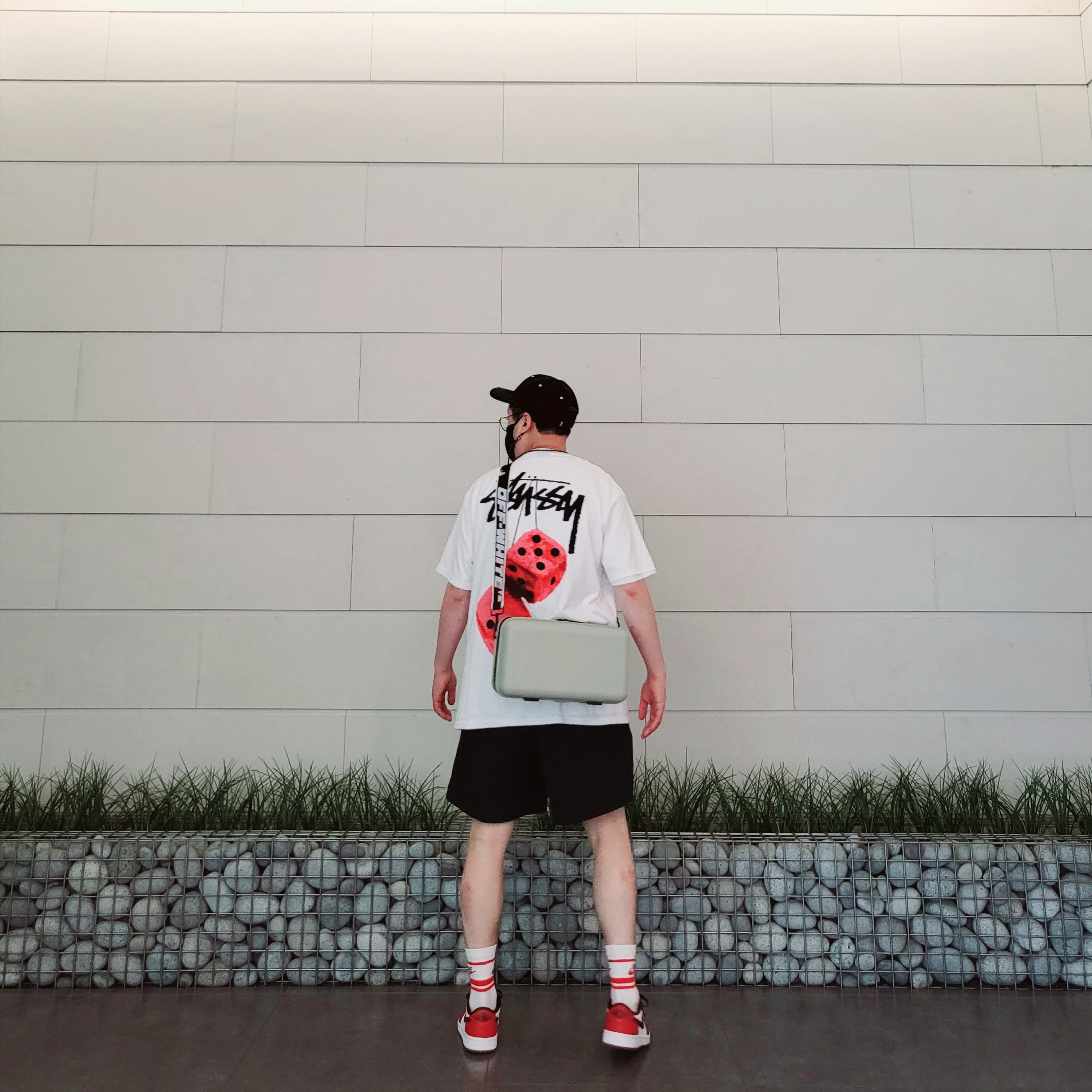 Stussy Fuzzy Dice T-Shirt White, Off-White x Amore Pacific Protection Box (Without Cosmetics) 착용 스타일 - 5
