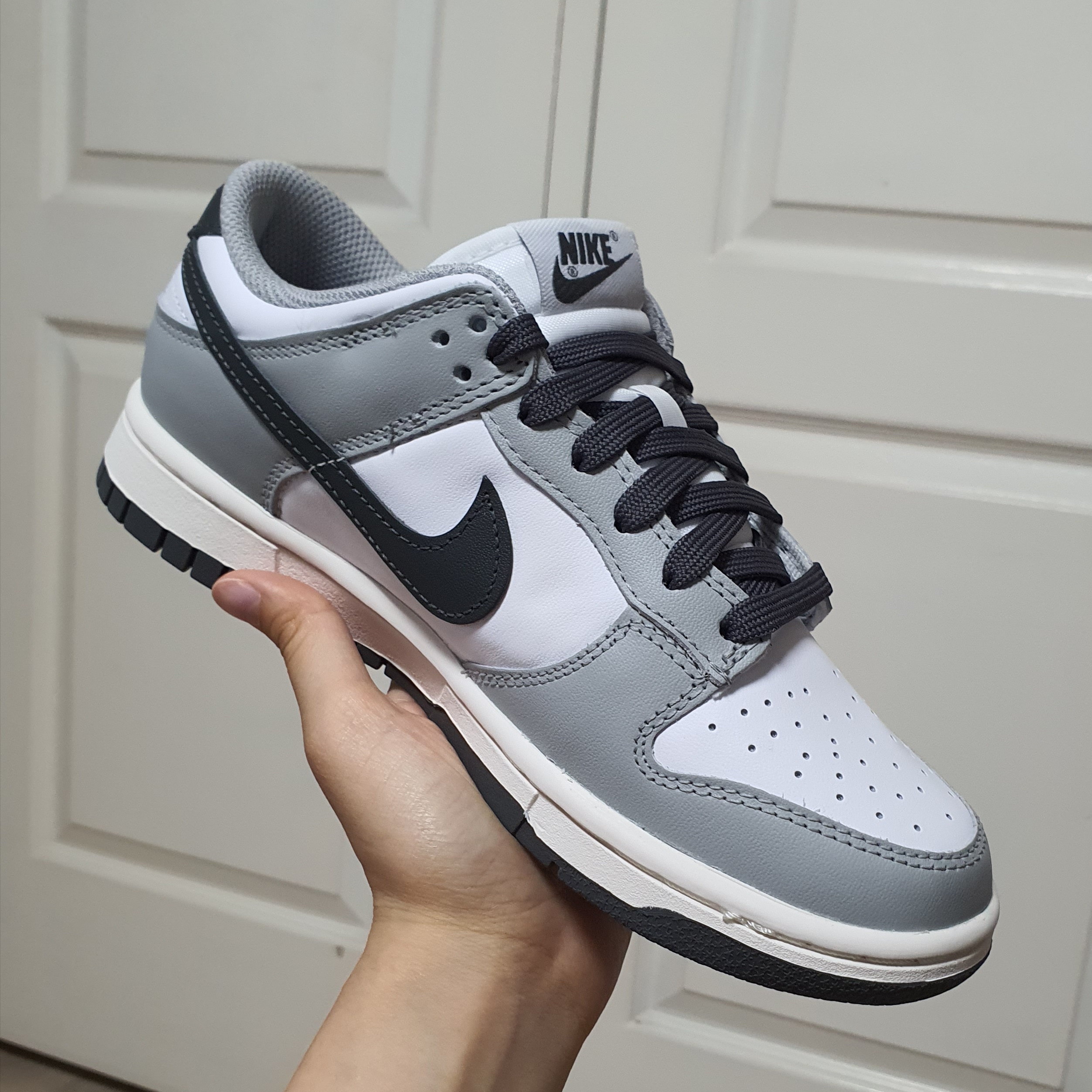 (W) Nike Dunk Low Light Smoke Grey 착용 스타일 - 4