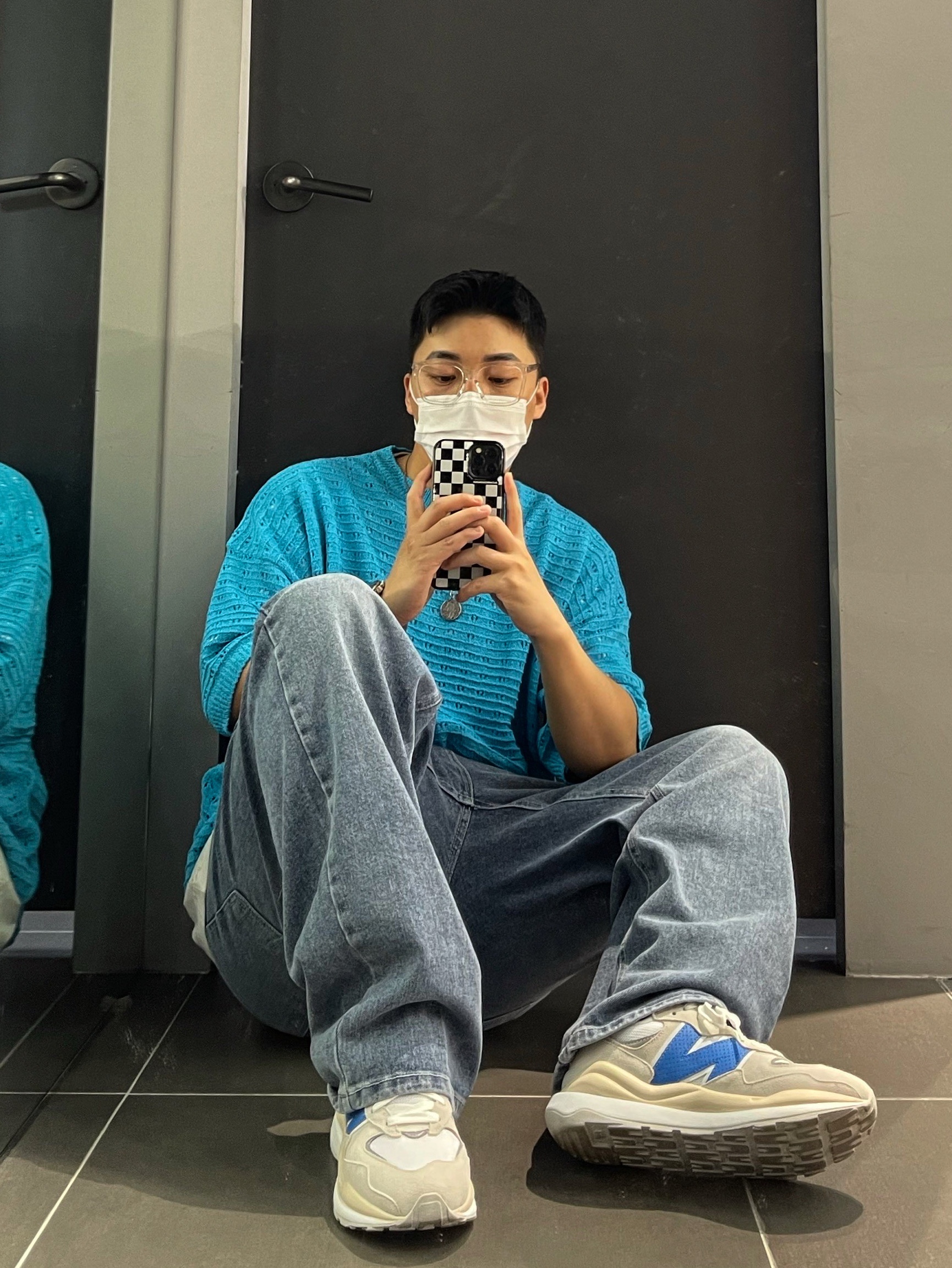 New Balance 5740 Sea Salt Helium 착용 스타일
