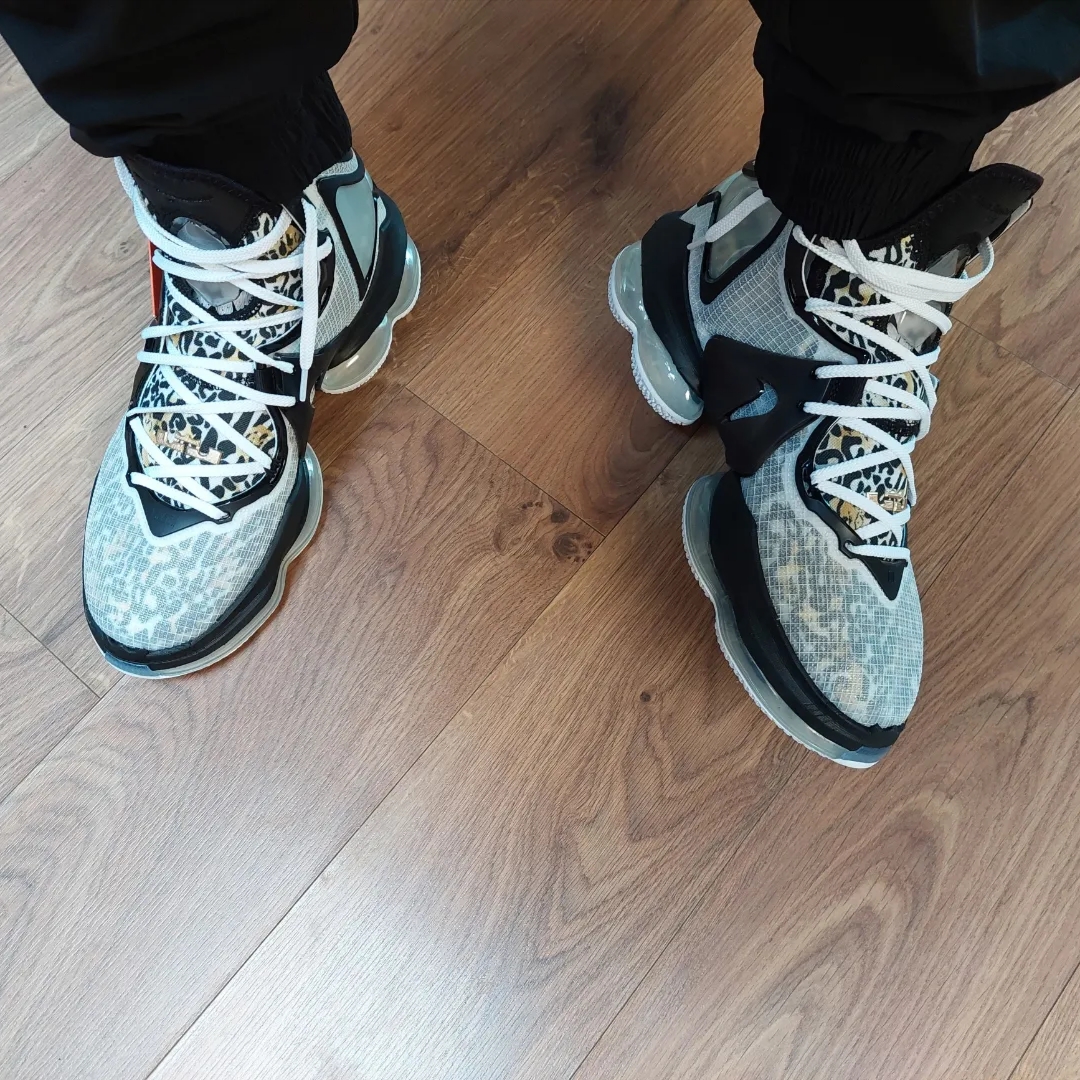 Nike LeBron XIX Royalty 착용 스타일 - 1