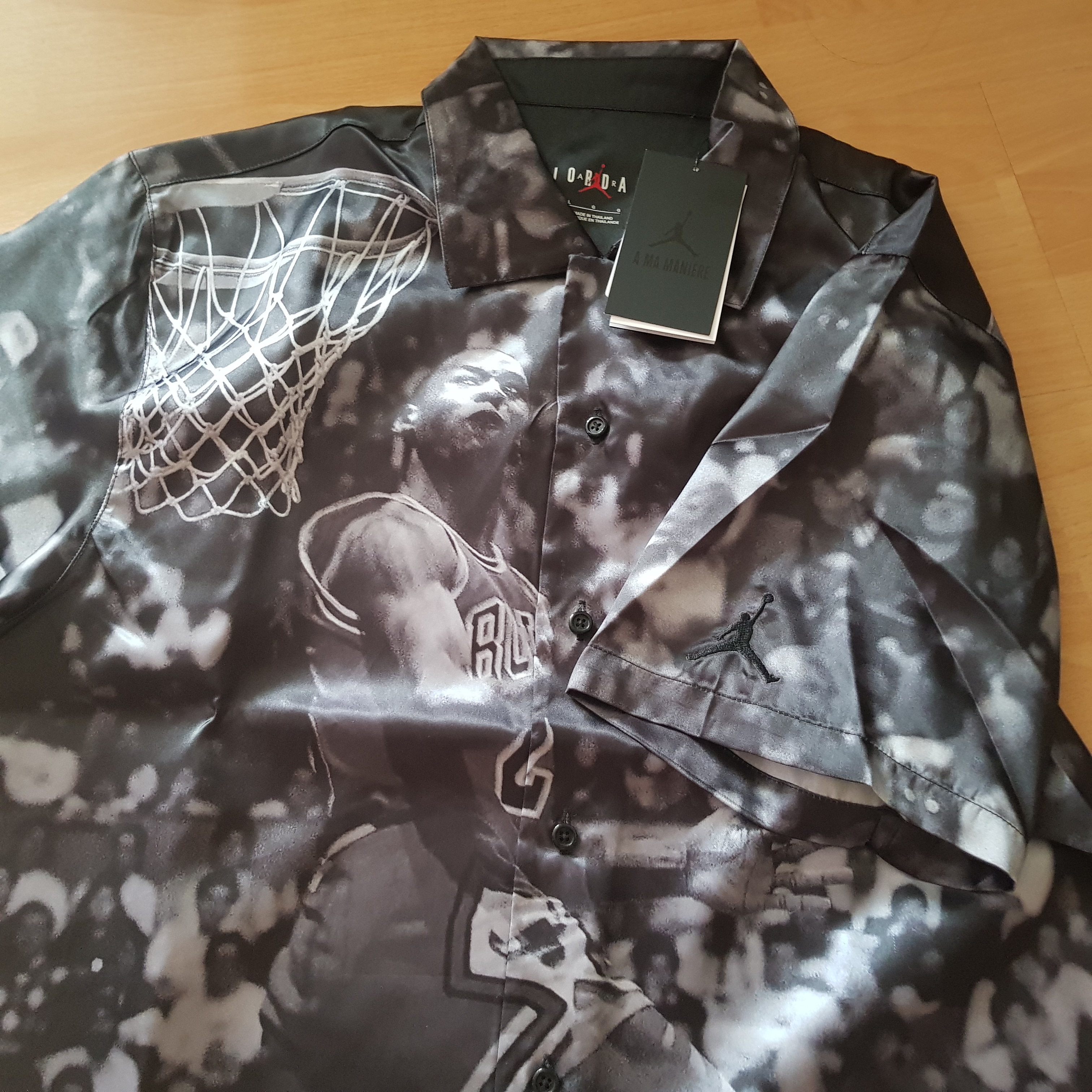 Jordan x A Ma Maniere Satin Button Up Shirt Black - Asia 착용 스타일