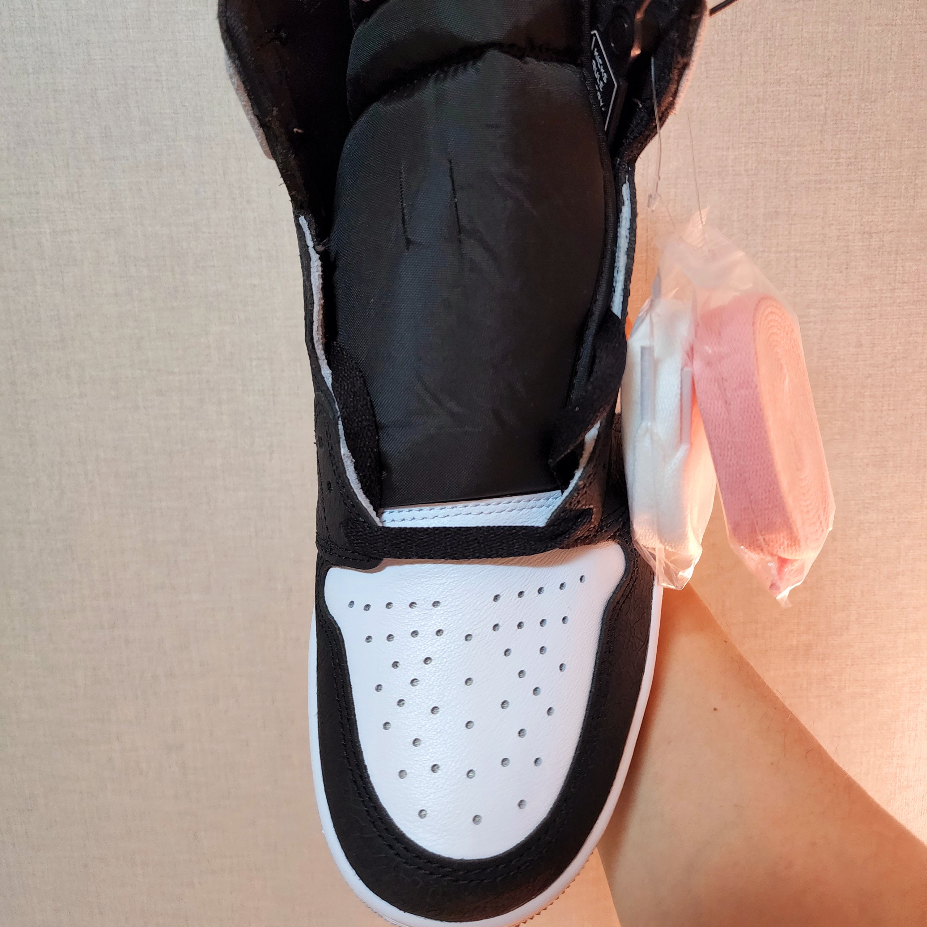 Jordan 1 Retro High OG Bleached Coral 착용 스타일 - 4