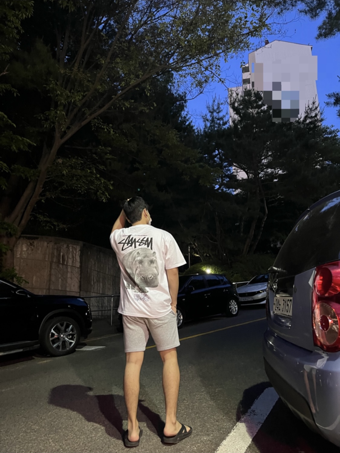 Stussy Livin' Large T-Shirt White, Oofos OOriginal Black 착용 스타일 - 2