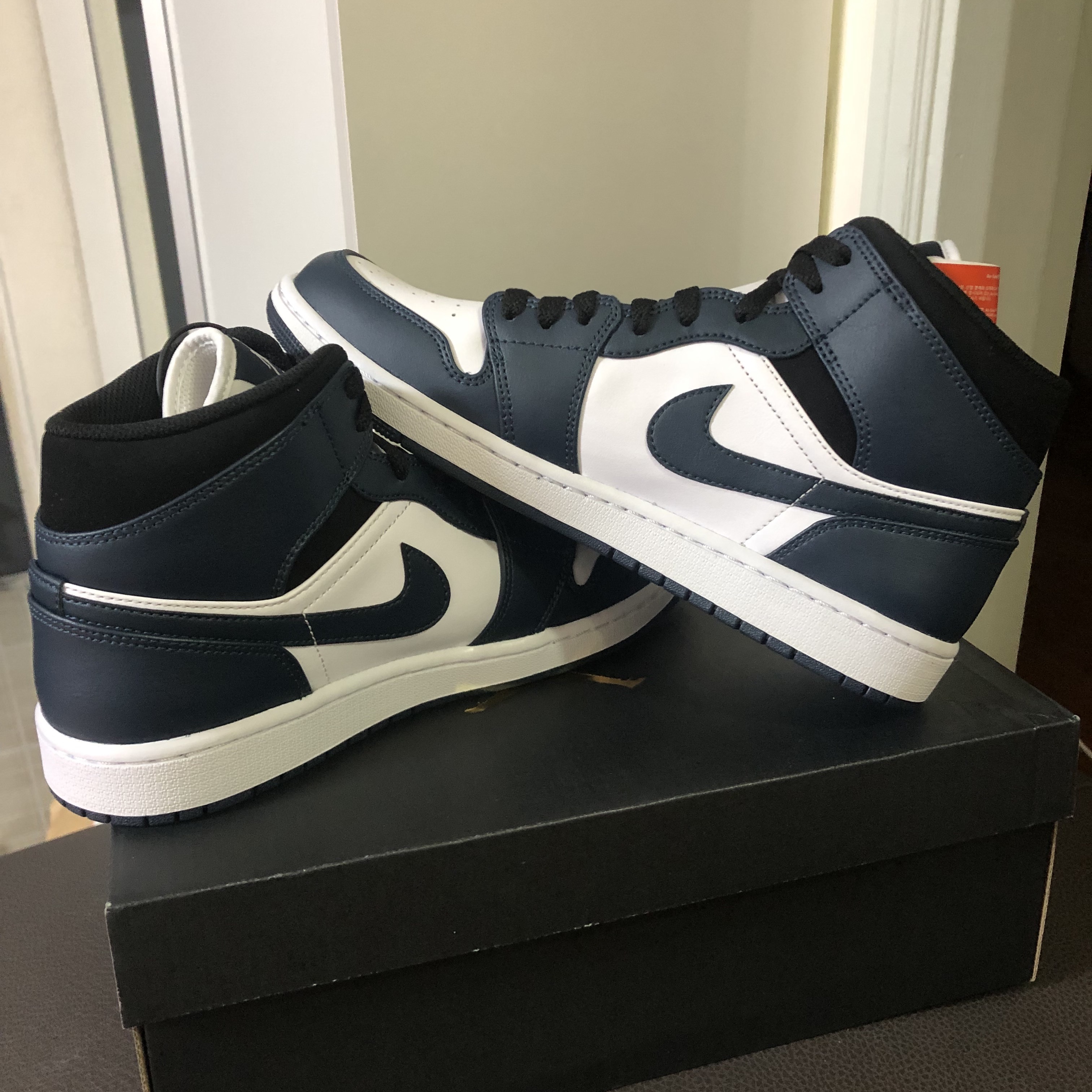 Jordan 1 Mid Dark Teal 착용 스타일 - 1