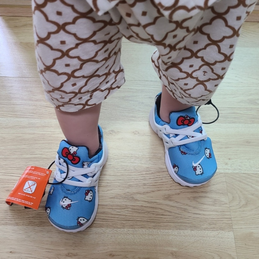 (TD) Nike x Hello Kitty Air Presto University Blue 착용 스타일 - 1