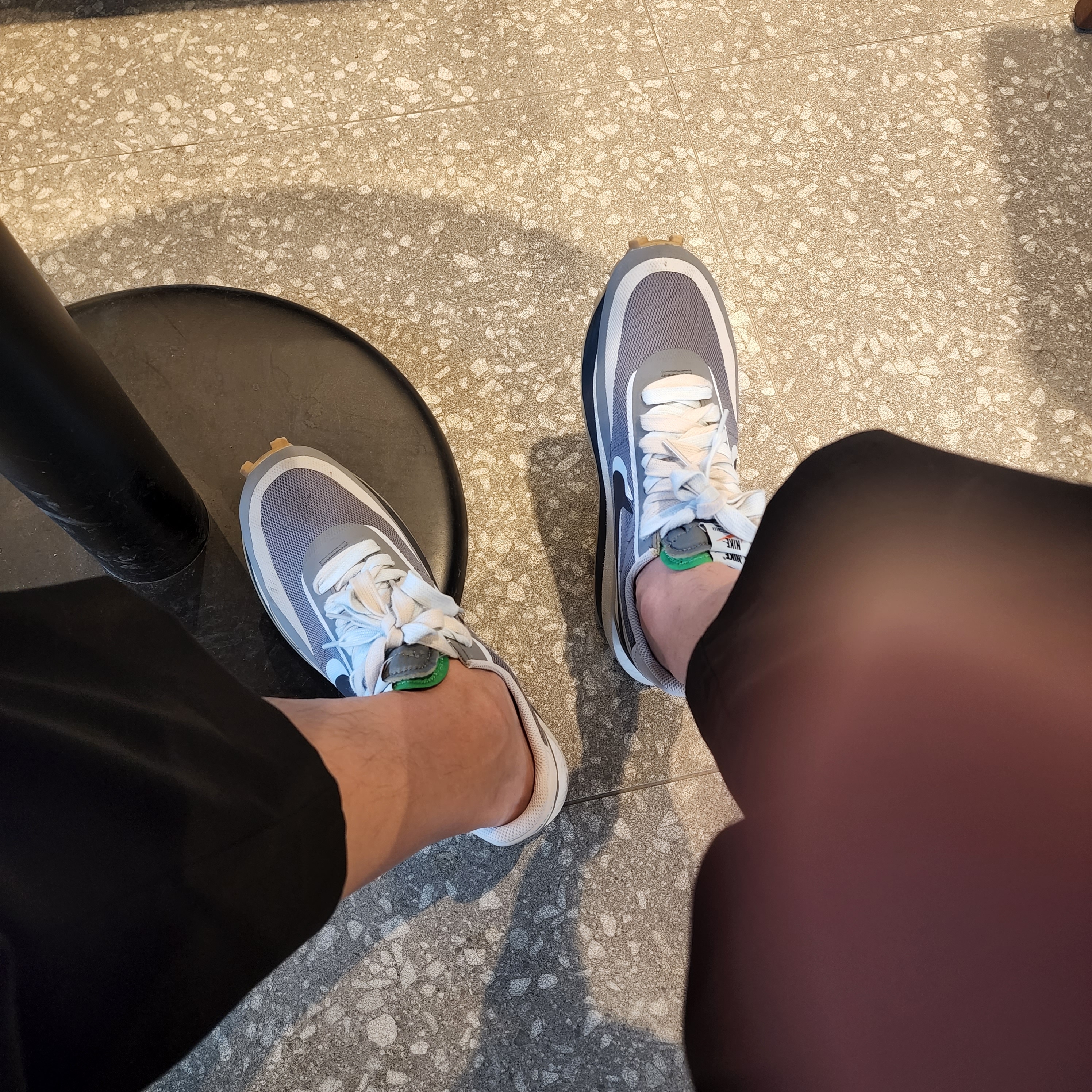 Nike x Sacai x Clot LDWaffle Cool Grey 착용 스타일