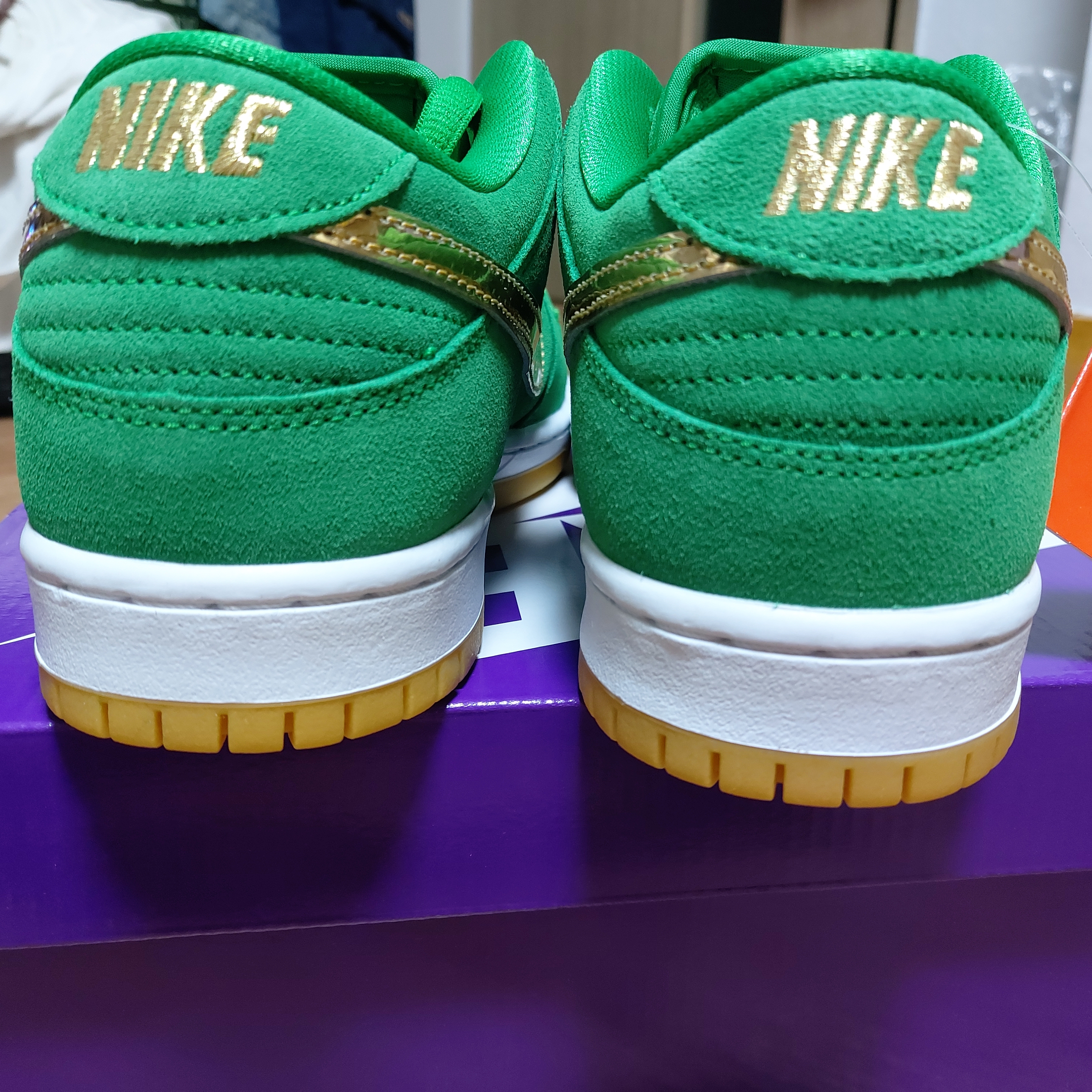 Nike SB Dunk Low Pro Shamrock 착용 스타일 - 4