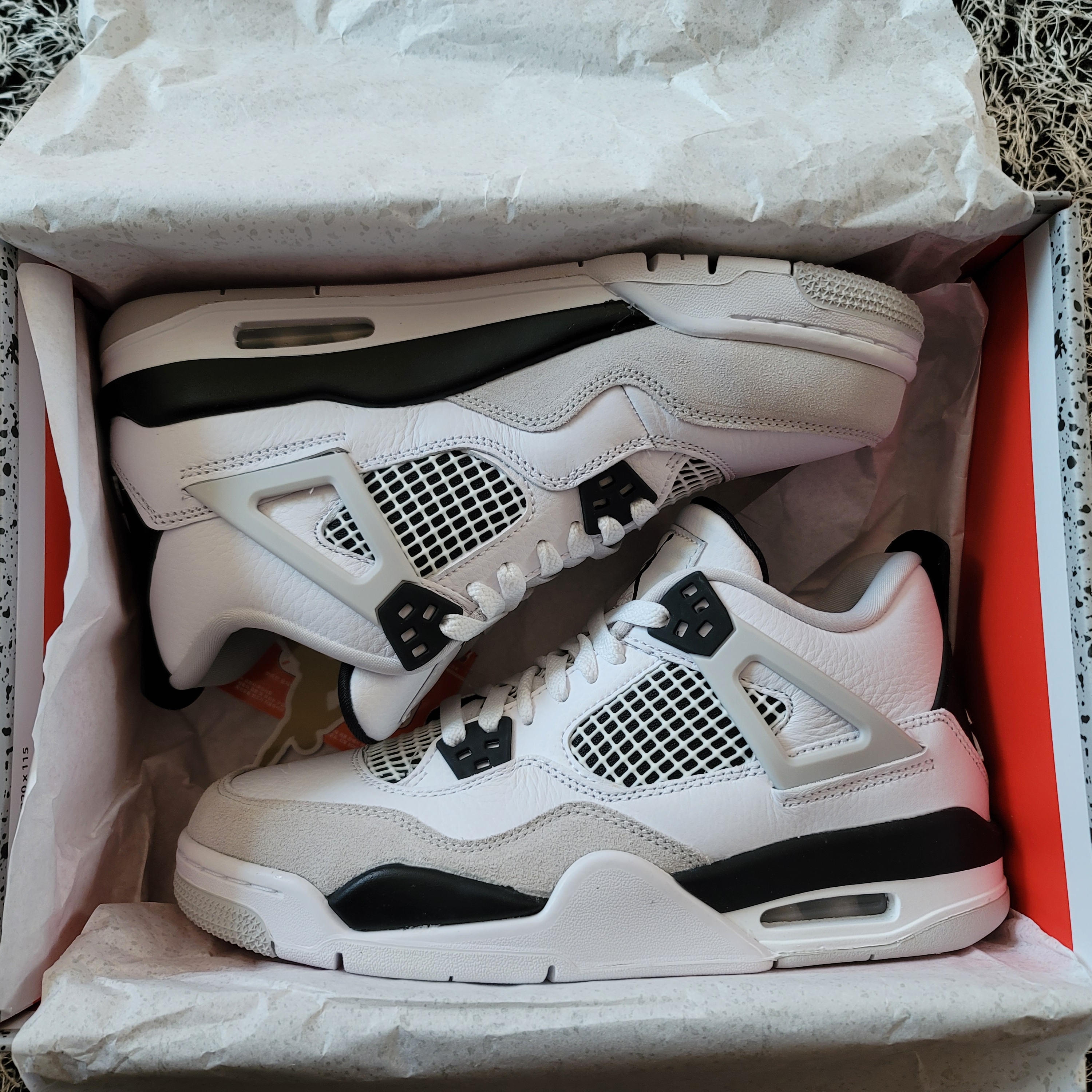 (GS) Jordan 4 Retro White and Black 착용 스타일