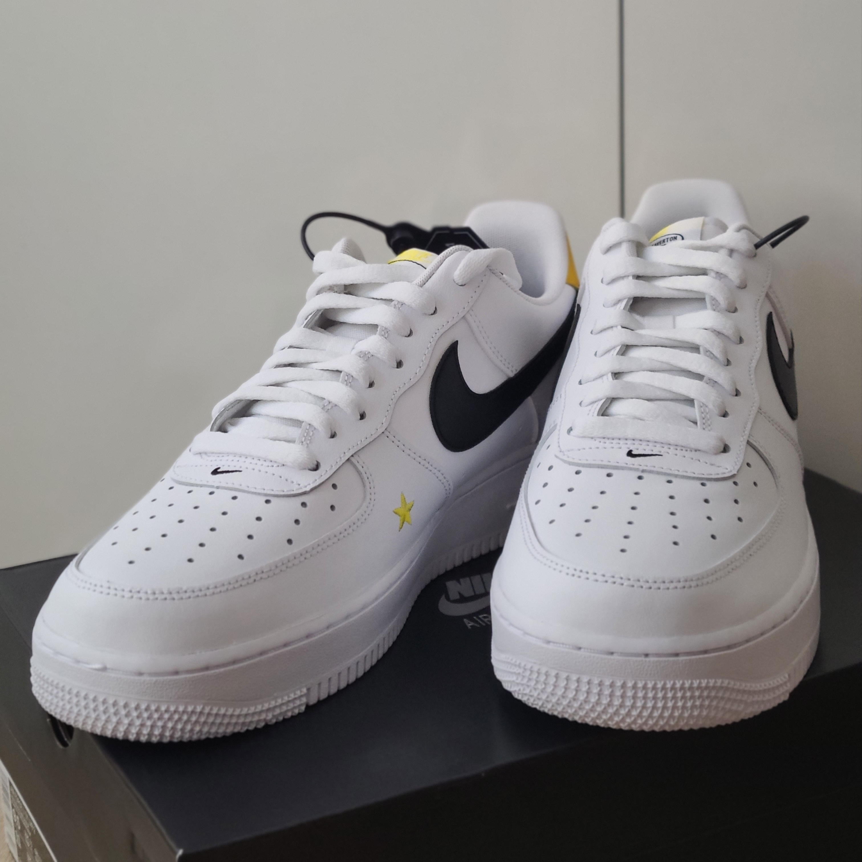Nike Air Force 1 '07 LV8 2 Have a Nike Day 착용 스타일 - 4