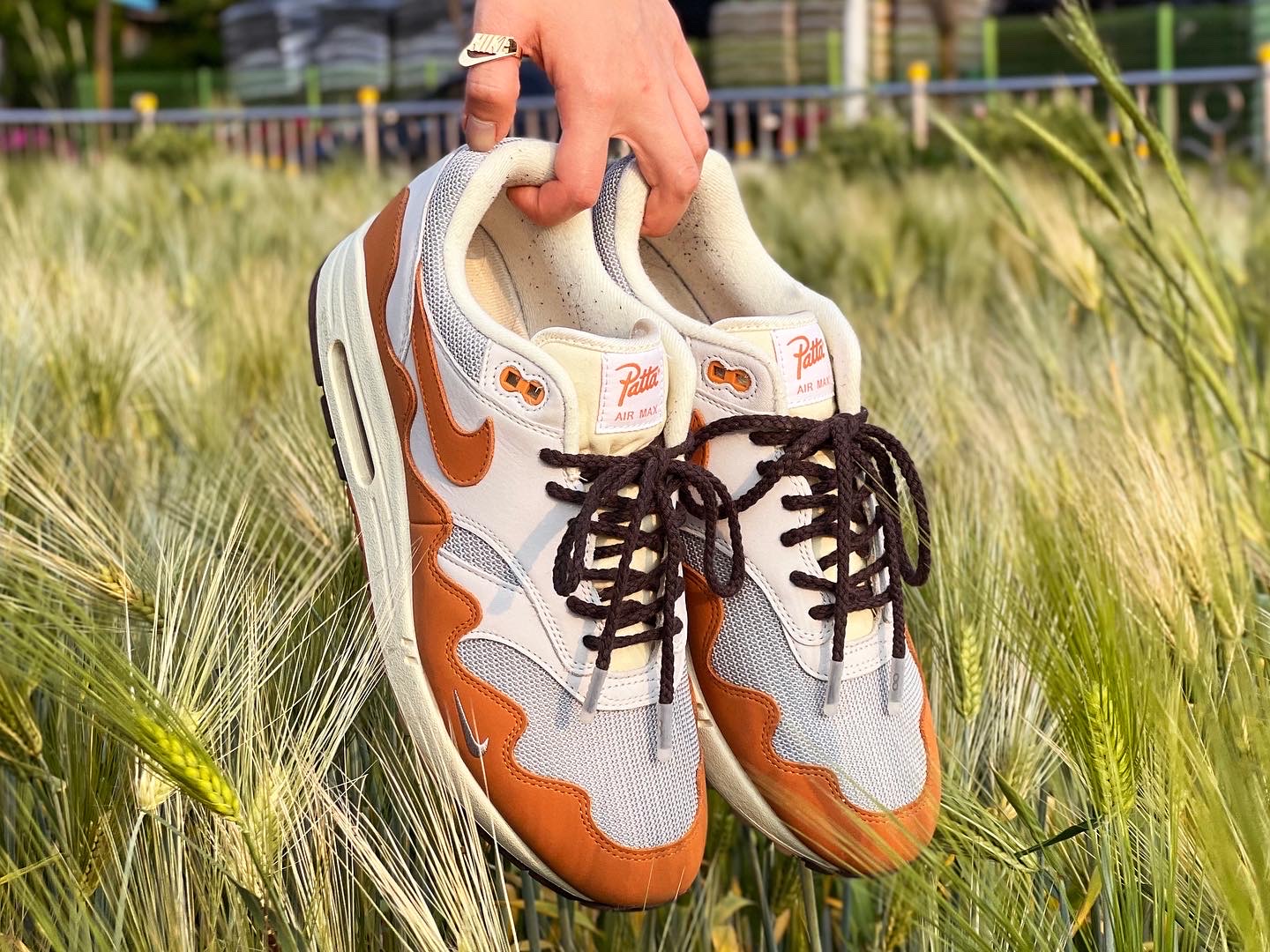 Nike x Patta Air Max 1 Monarch, Nike Air Force 1 '07 Low White 착용 스타일 - 1