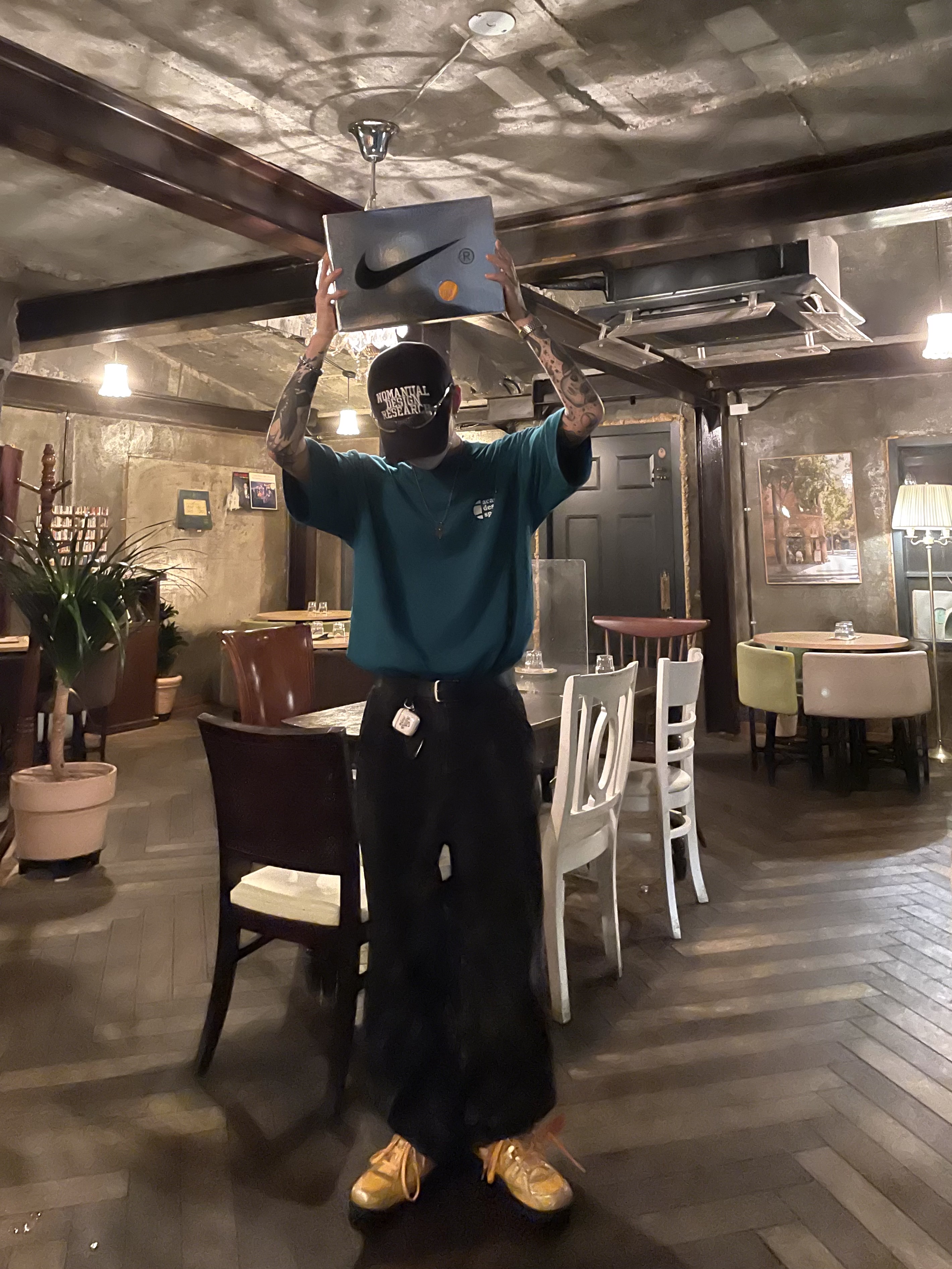 Nike x Off-White Air Rubber Dunk University Gold 착용 스타일 - 1