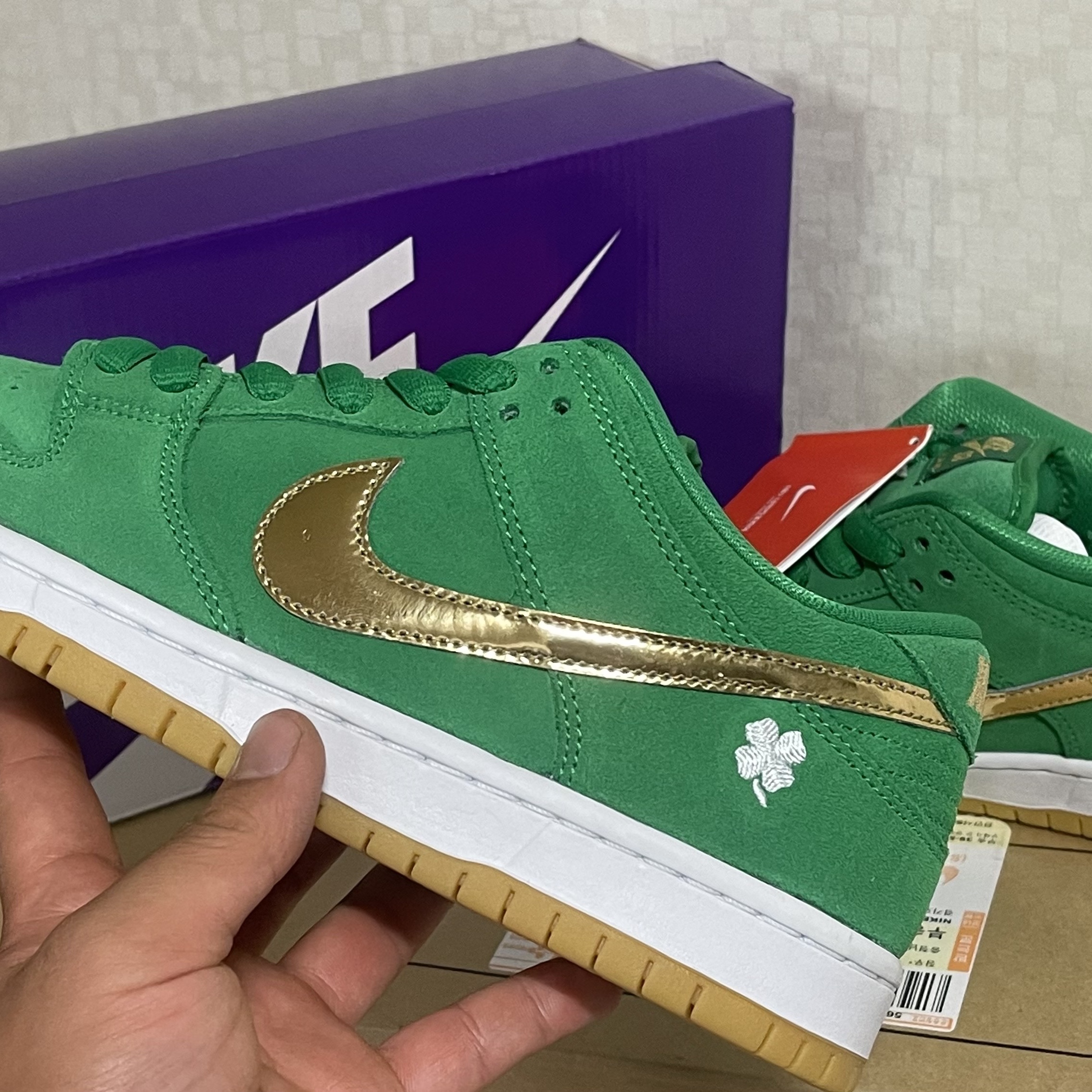 Nike SB Dunk Low Pro Shamrock 착용 스타일 - 3