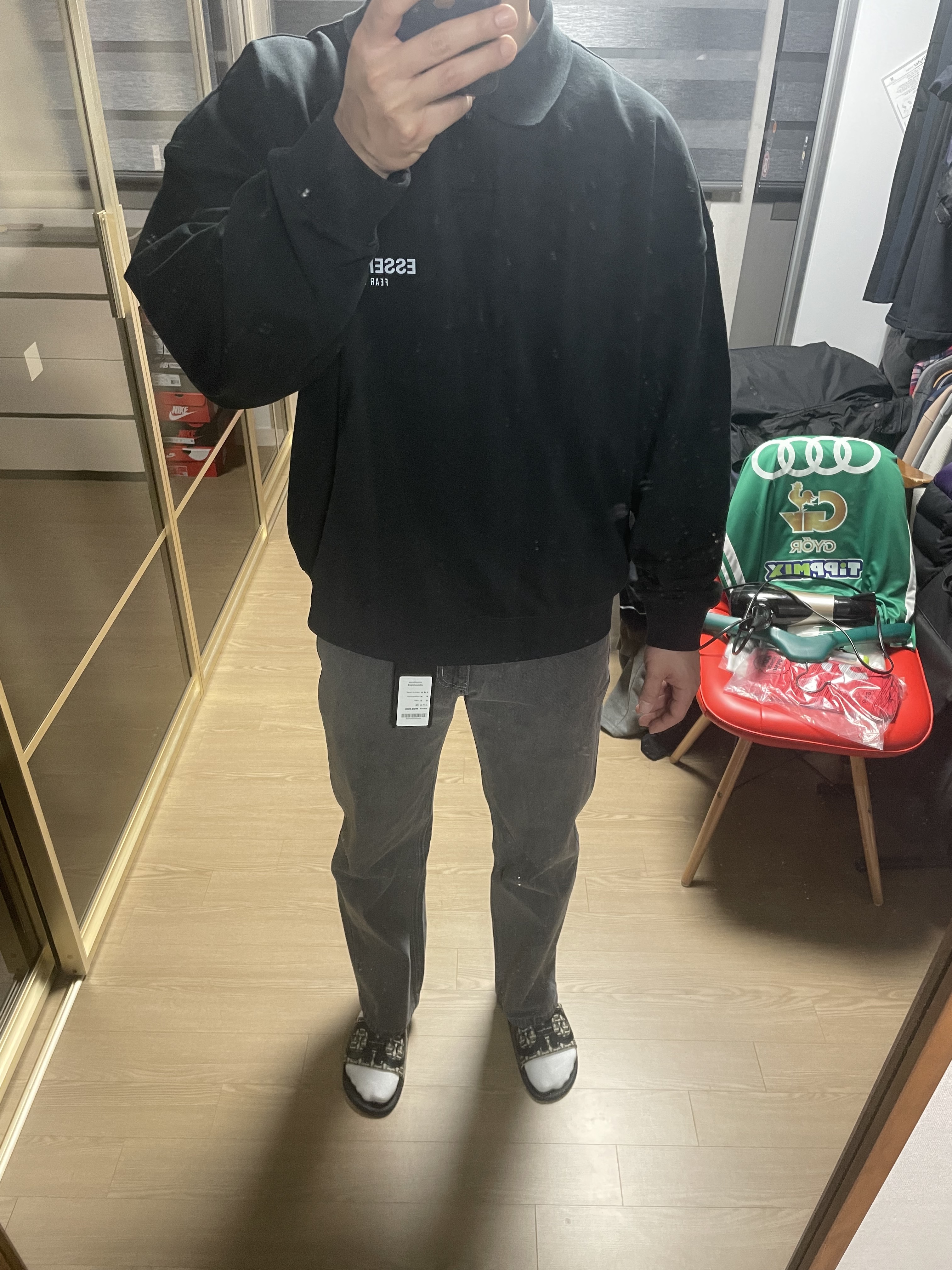 Essentials Long Sleeve Boxy Polo Black - 20FW 착용 스타일