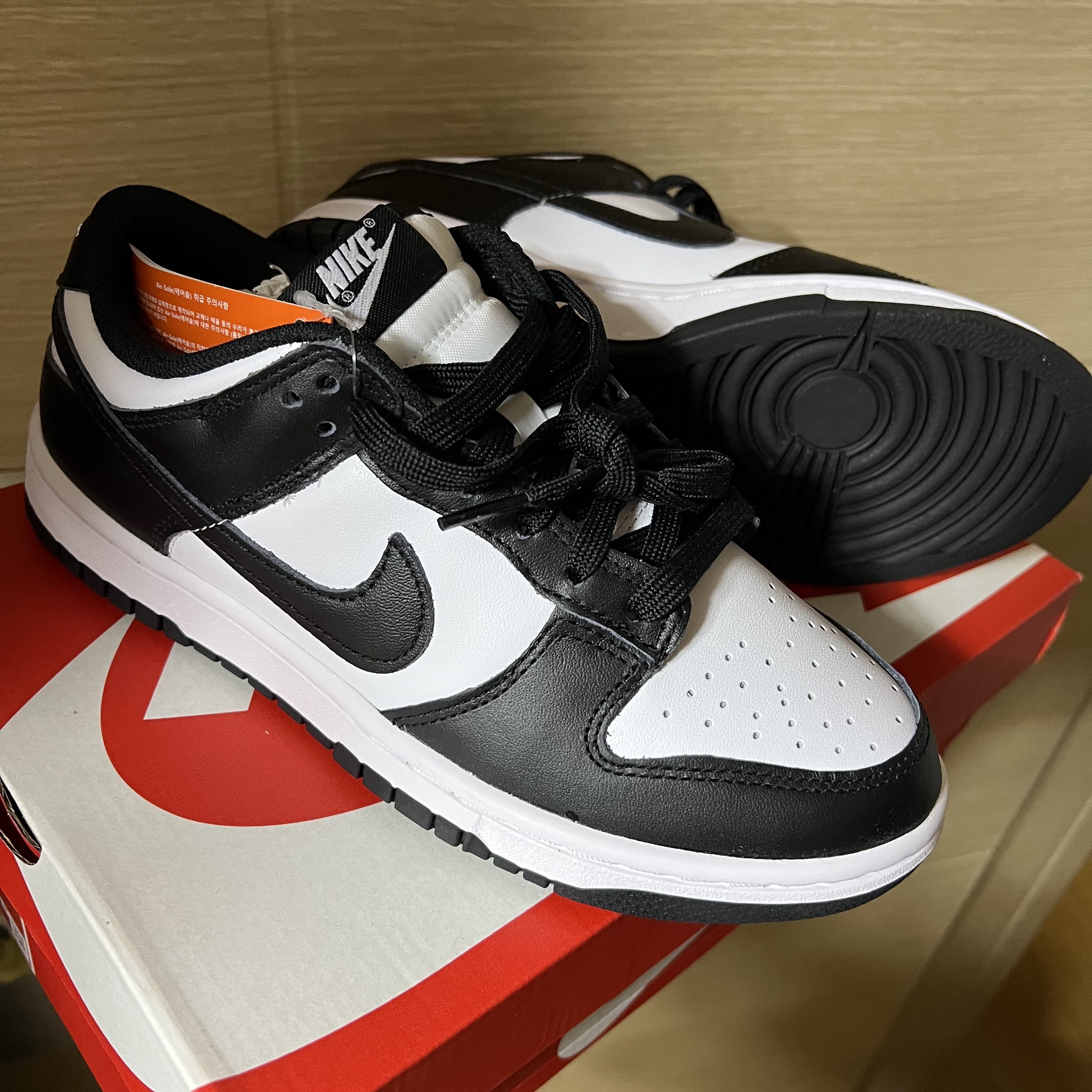 Nike Dunk Low Retro Black 착용 스타일