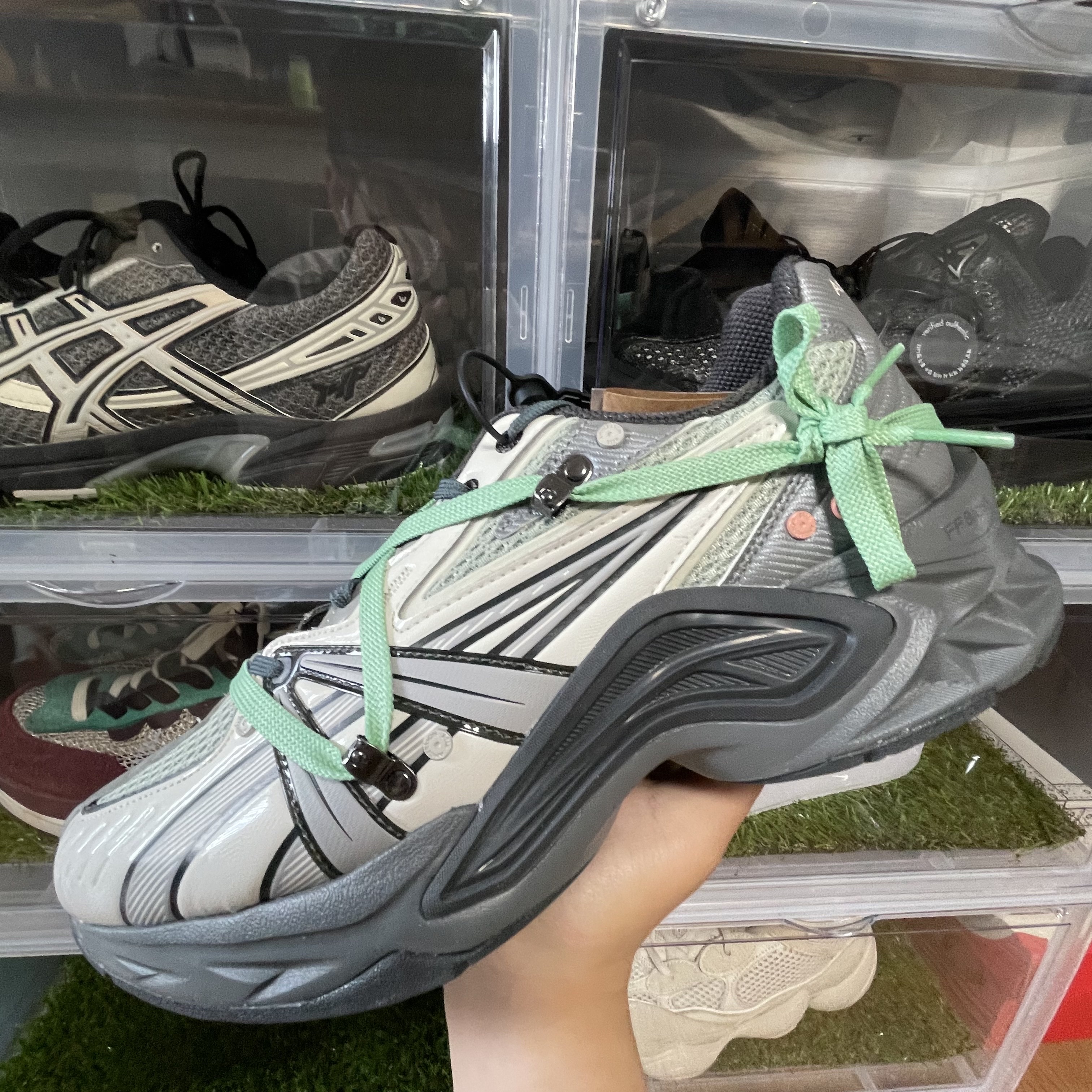 Asics x Andersson Bell HN2-S Protoblast Smoke Grey, Asics x I4P Gel-1130 Mink Glacier Grey 착용 스타일