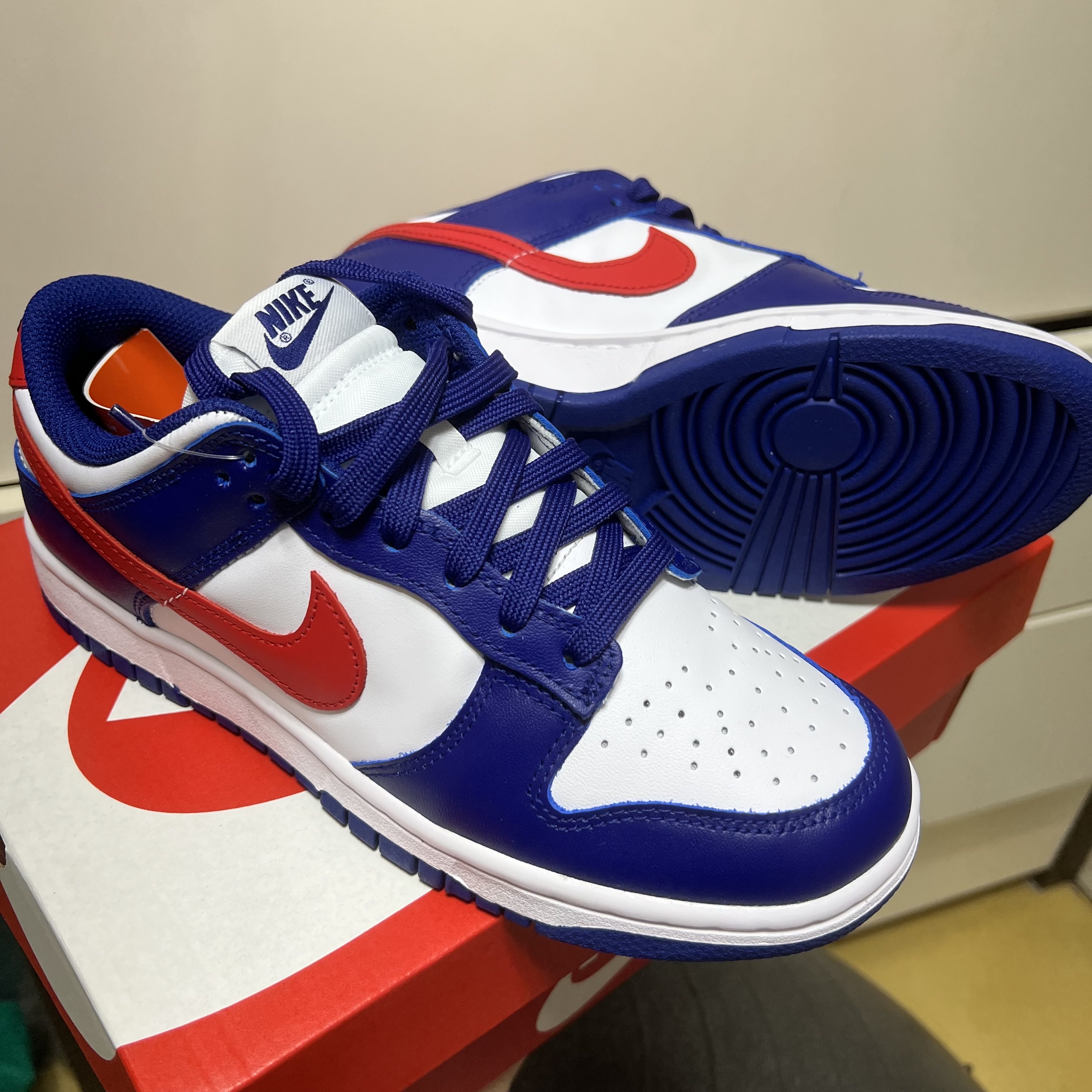 (W) Nike Dunk Low White and University Red 착용 스타일