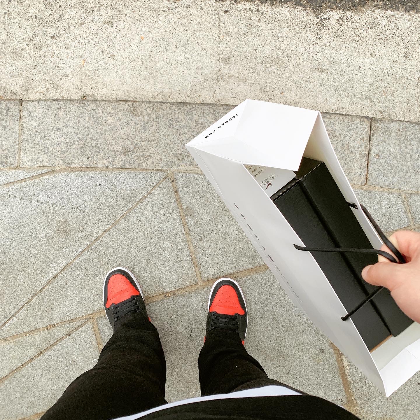 Jordan 1 Mid Light Smoke Grey Anthracite, Jordan 1 Mid Bred Banned 2020 착용 스타일 - 2