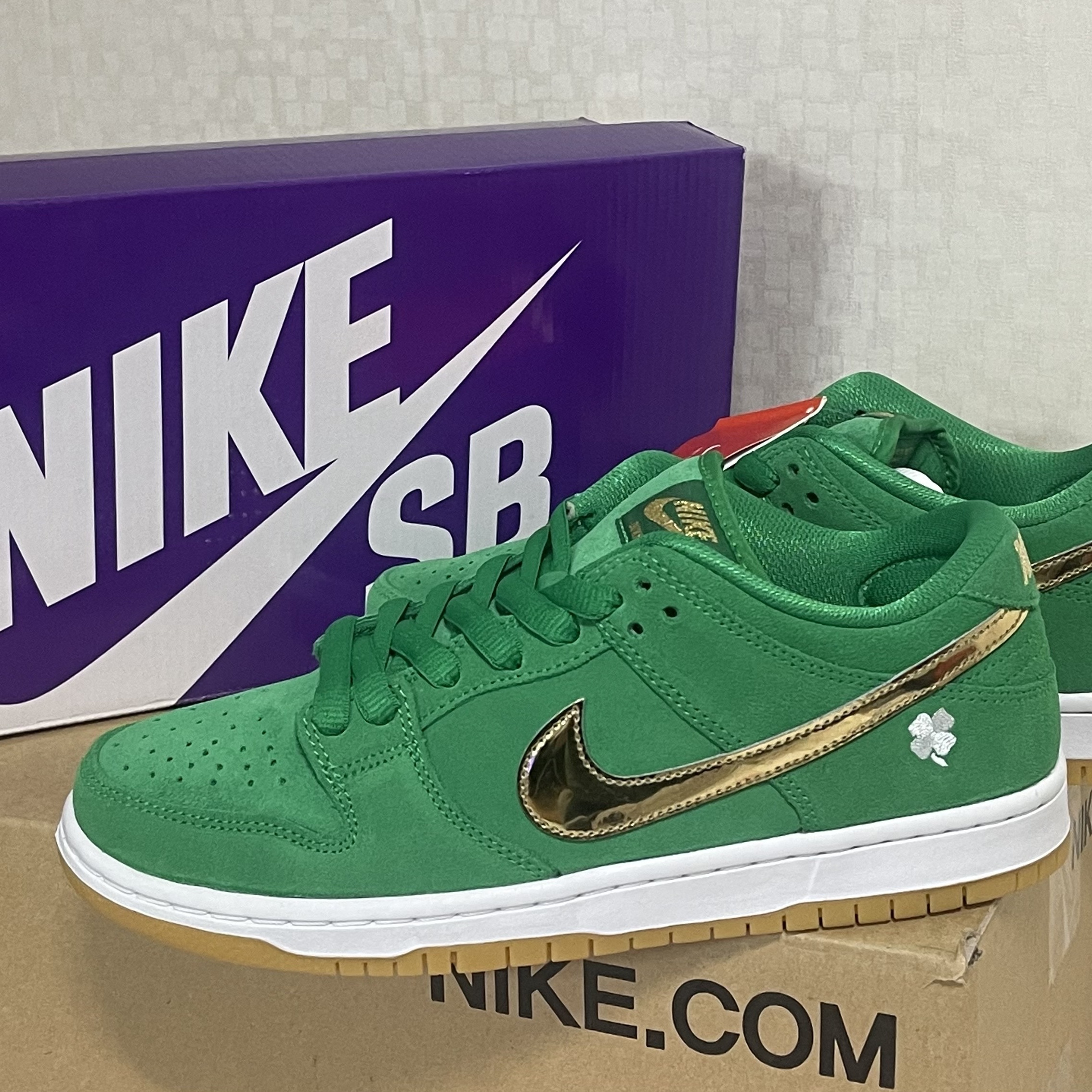 Nike SB Dunk Low Pro Shamrock 착용 스타일 - 1