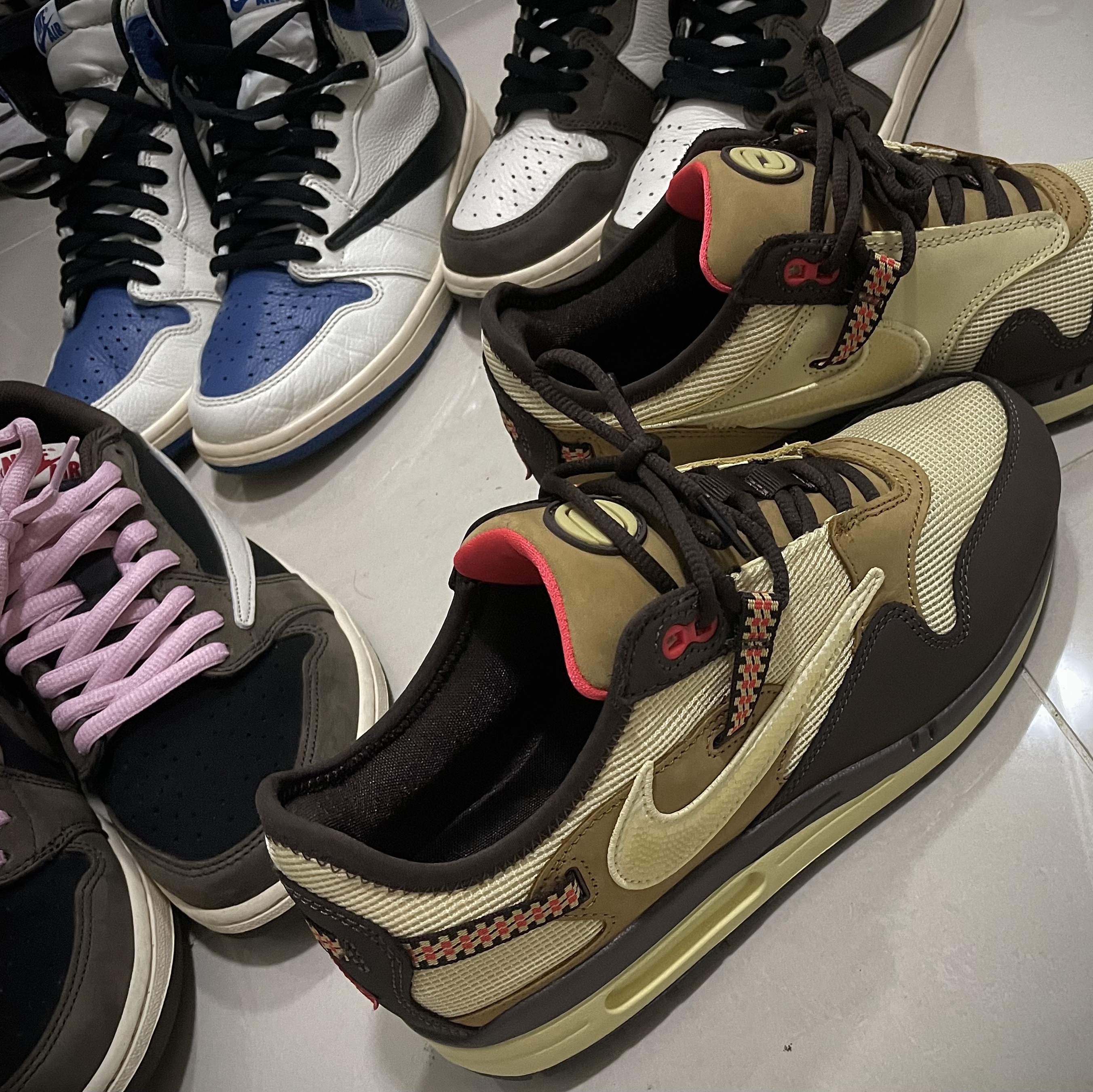 Nike x Travis Scott Air Max 1 Cact.us Brown 착용 스타일