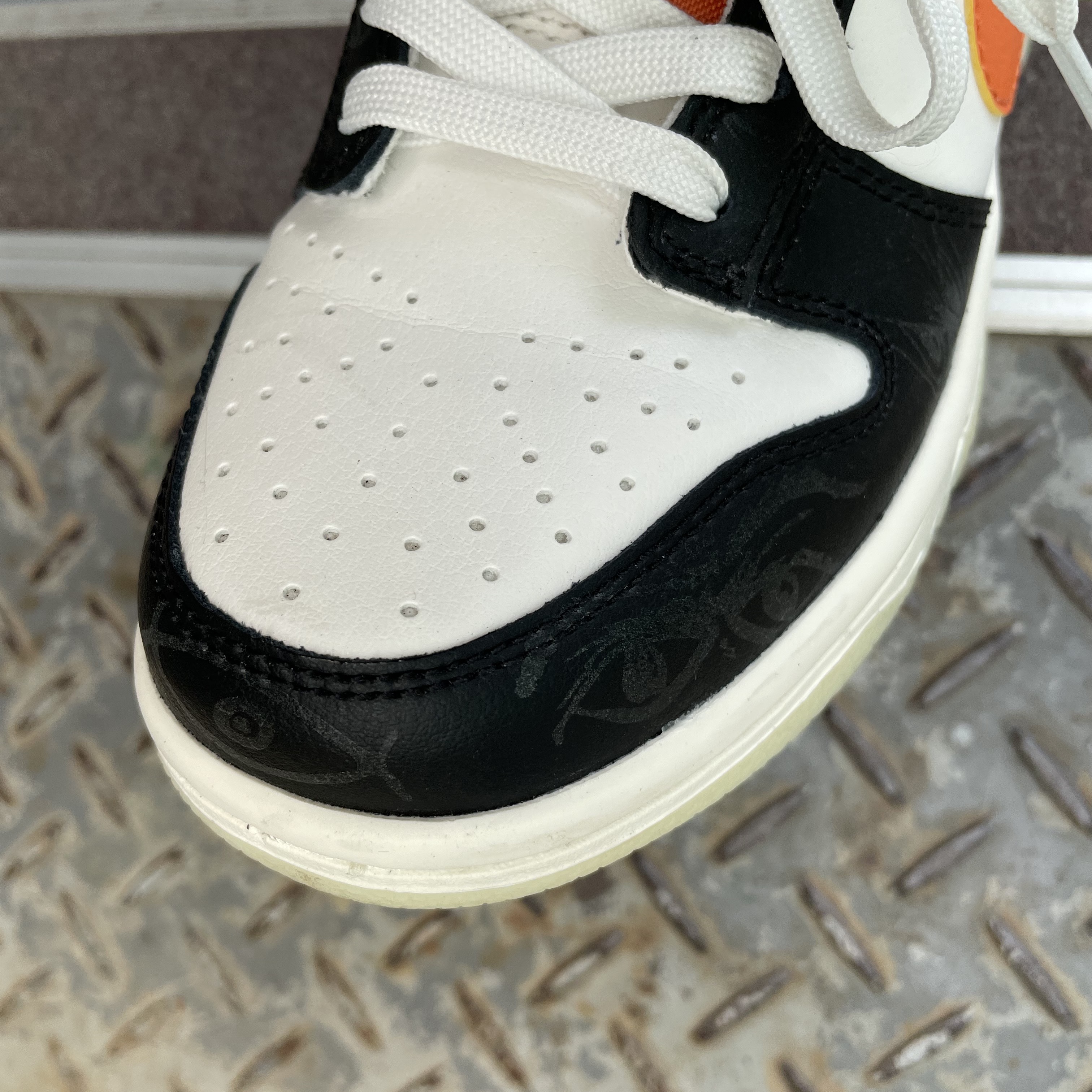 (GS) Nike Dunk Low PRM Halloween, Nike Dunk Low Retro PRM Halloween 착용 스타일 - 1