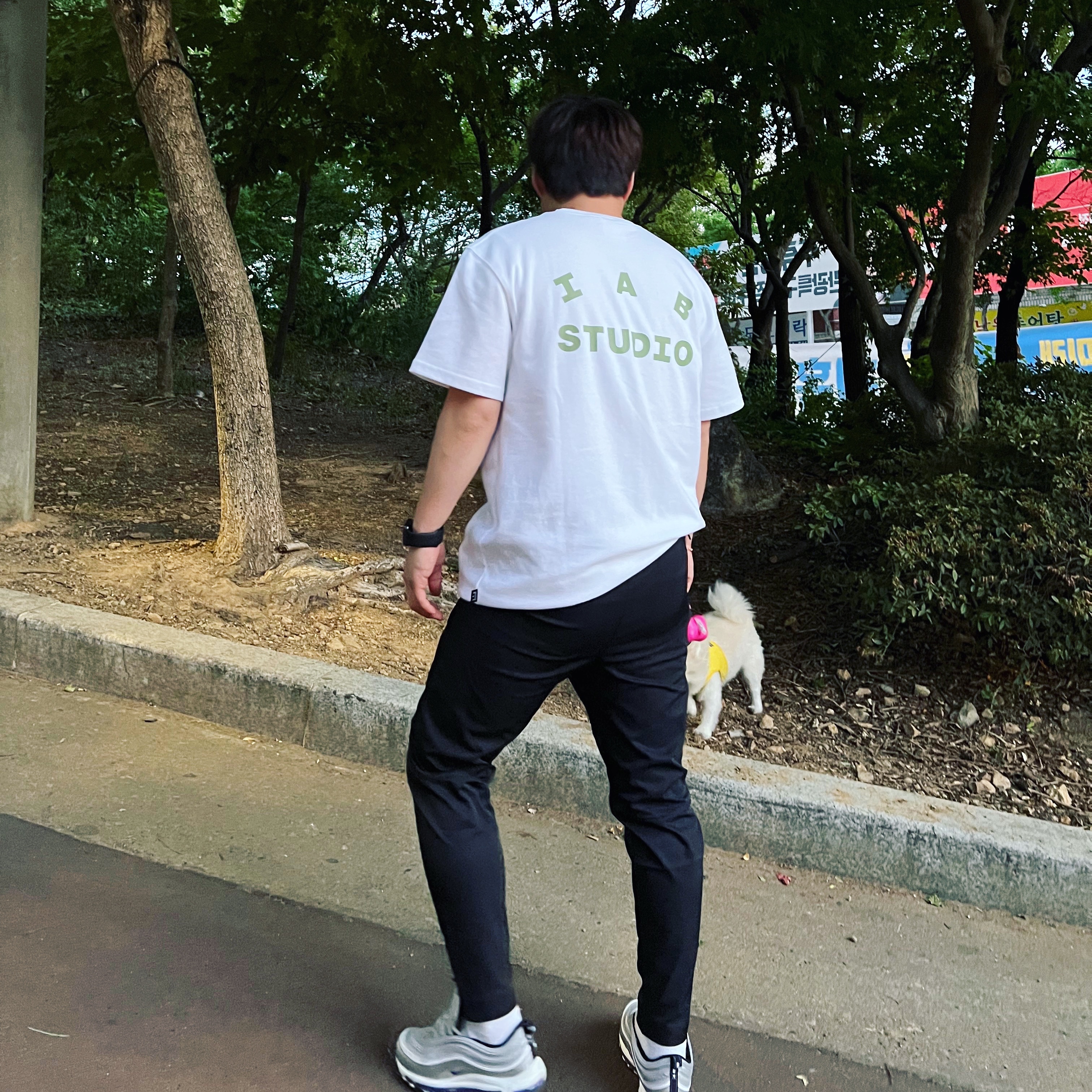 IAB Studio T-Shirt White Light Green 착용 스타일