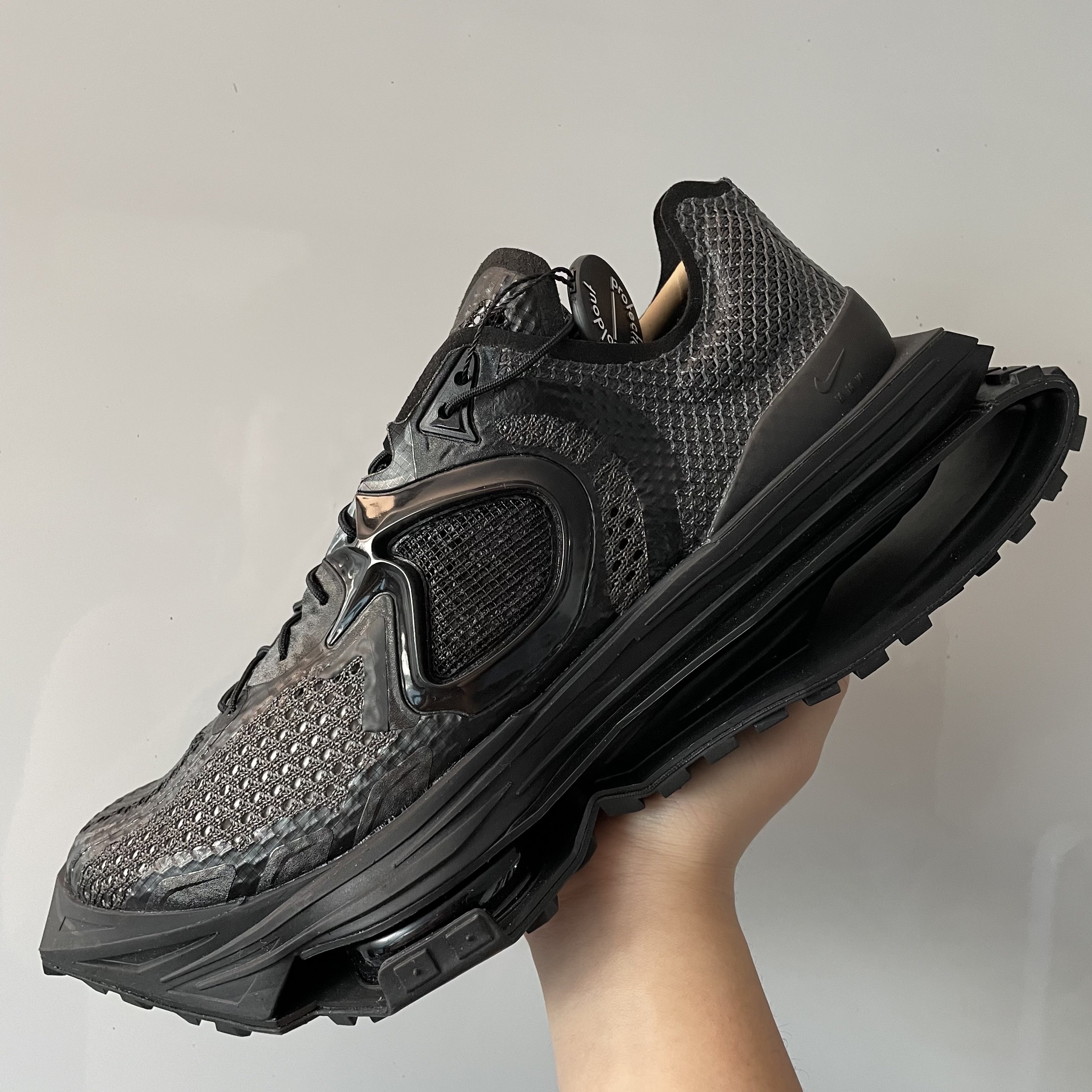 Nike x Matthew M Williams Zoom 004 Triple Black 착용 스타일 - 2