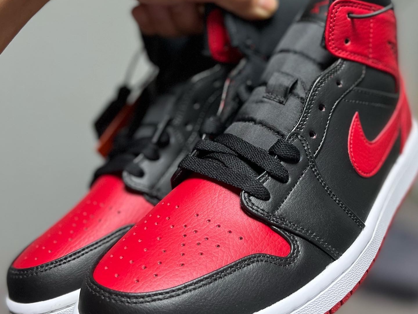Jordan 1 Mid Bred Banned 2020 착용 스타일 - 2
