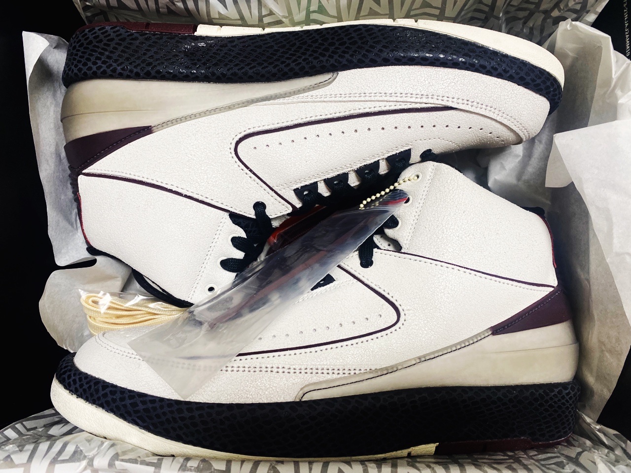 Jordan 2 x A Ma Maniere Retro SP Sail and Burgundy 착용 스타일