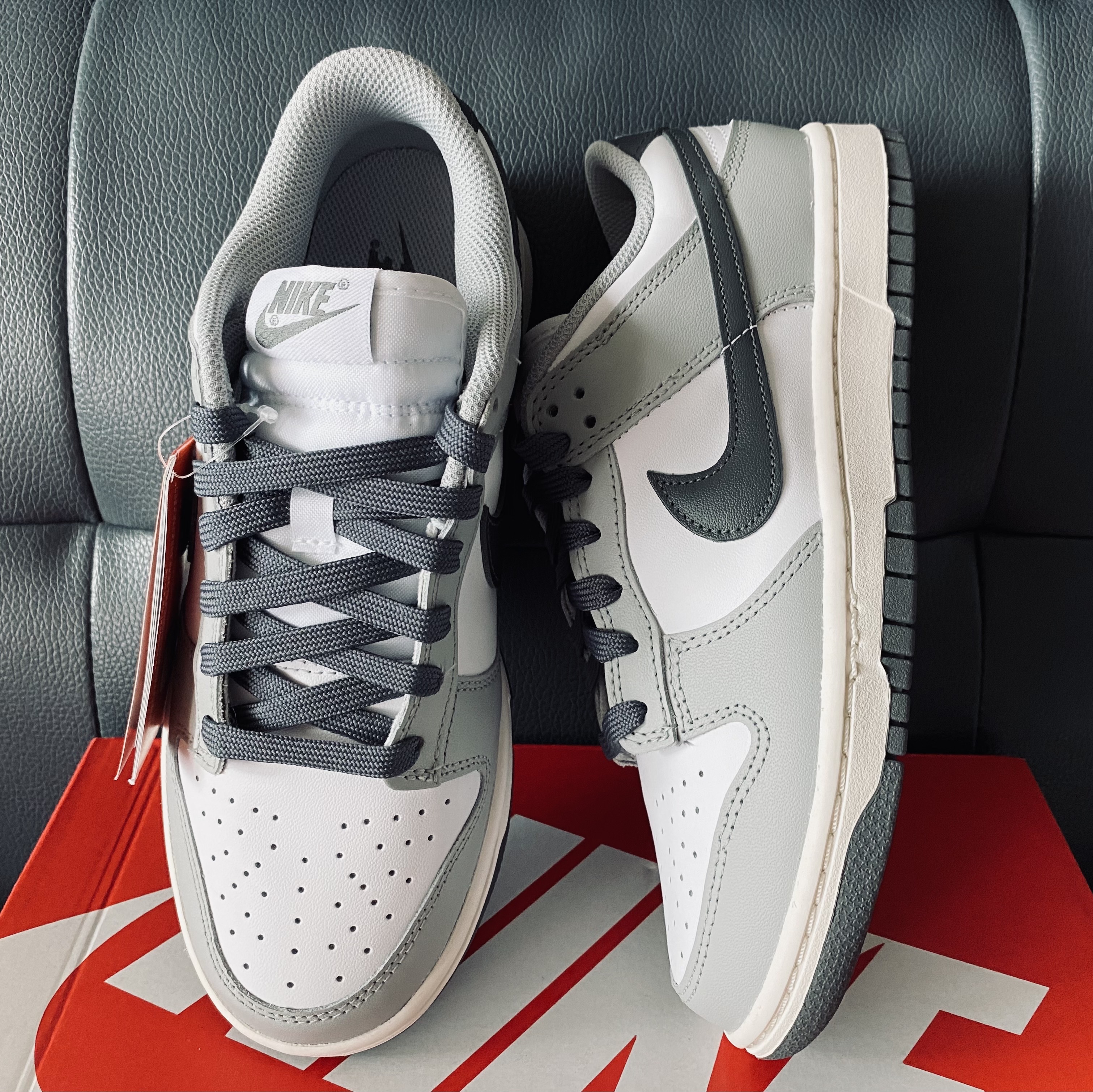(W) Nike Dunk Low Light Smoke Grey 착용 스타일 - 1