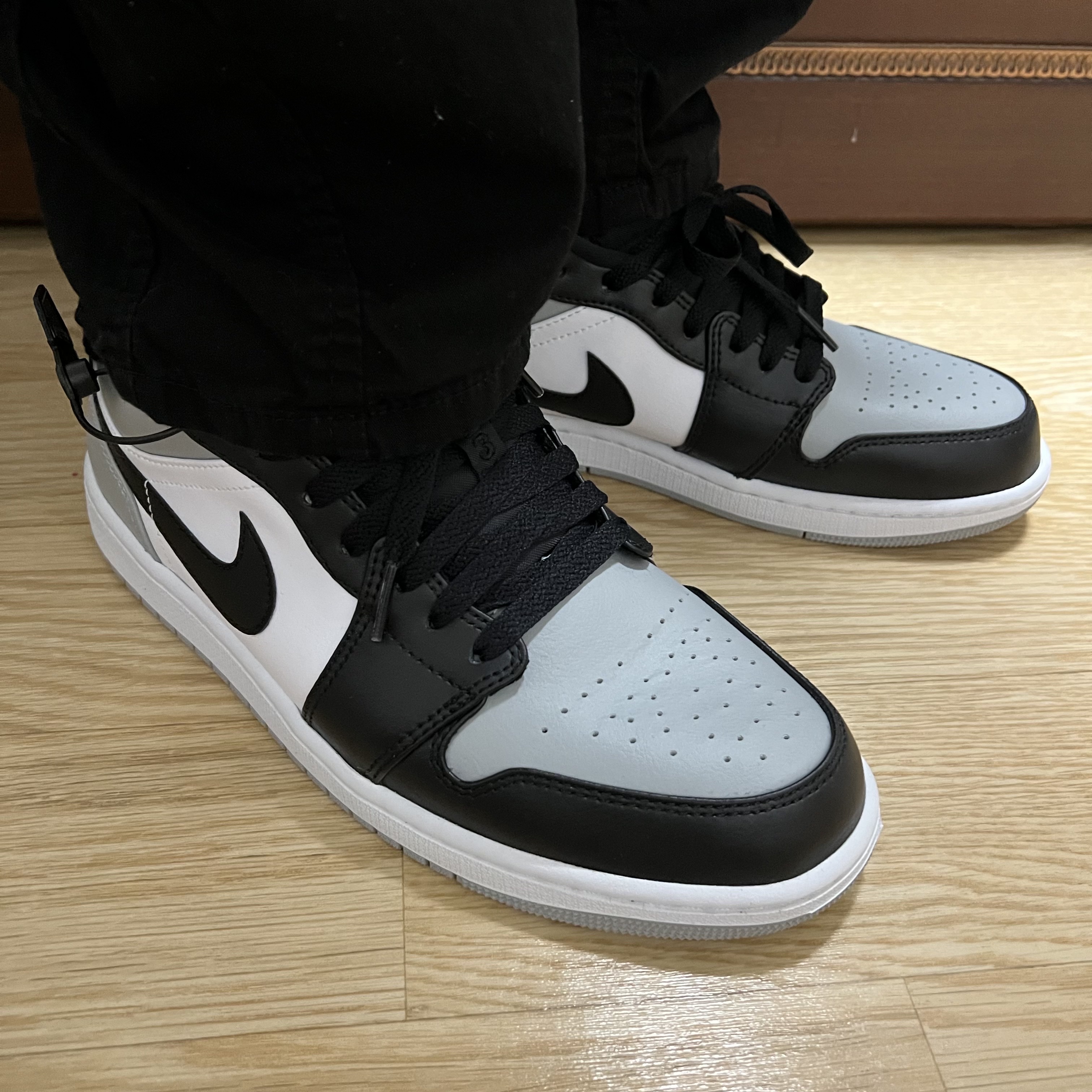 Jordan 1 Low Light Smoke Grey Black 착용 스타일 - 3