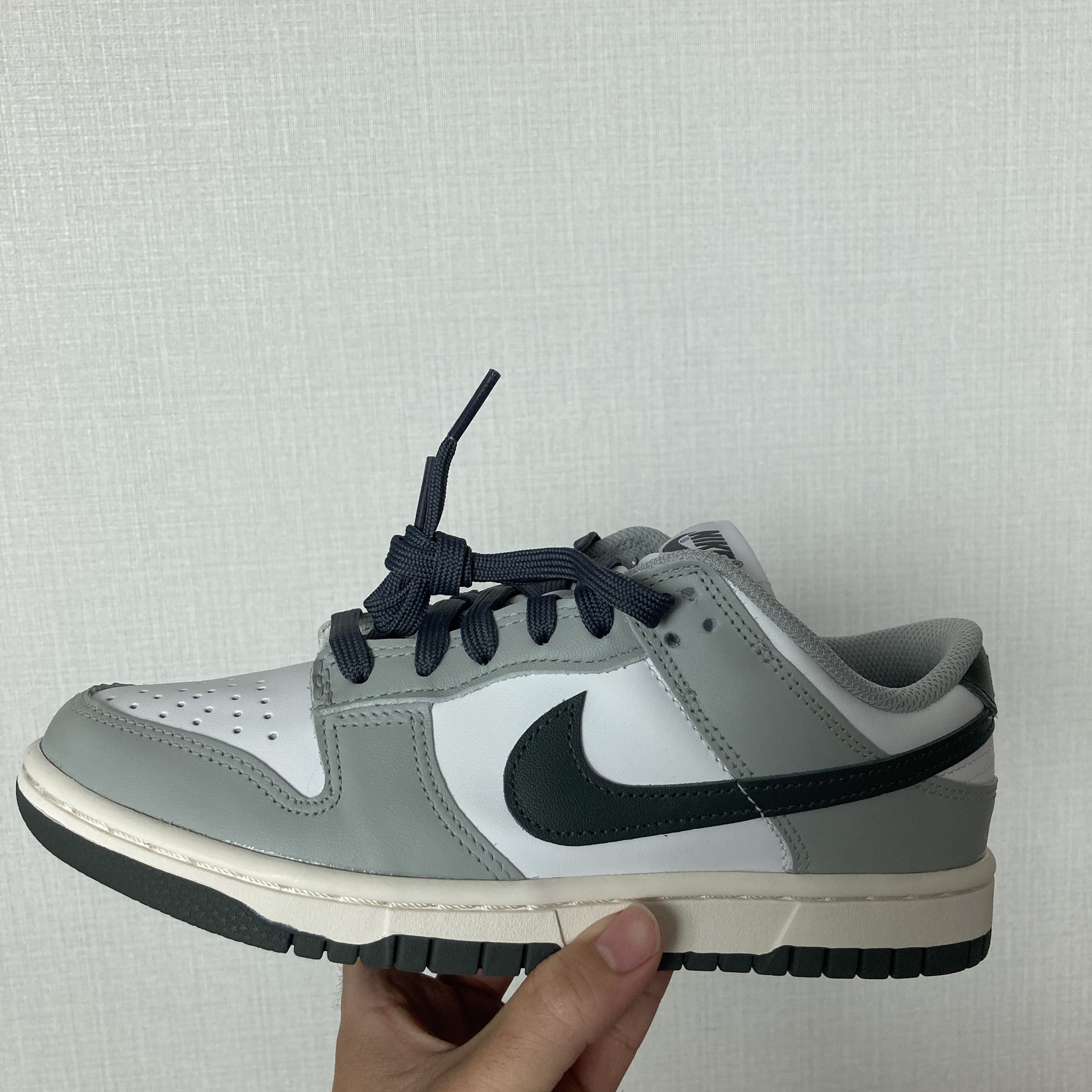 (W) Nike Dunk Low Light Smoke Grey 착용 스타일 - 2