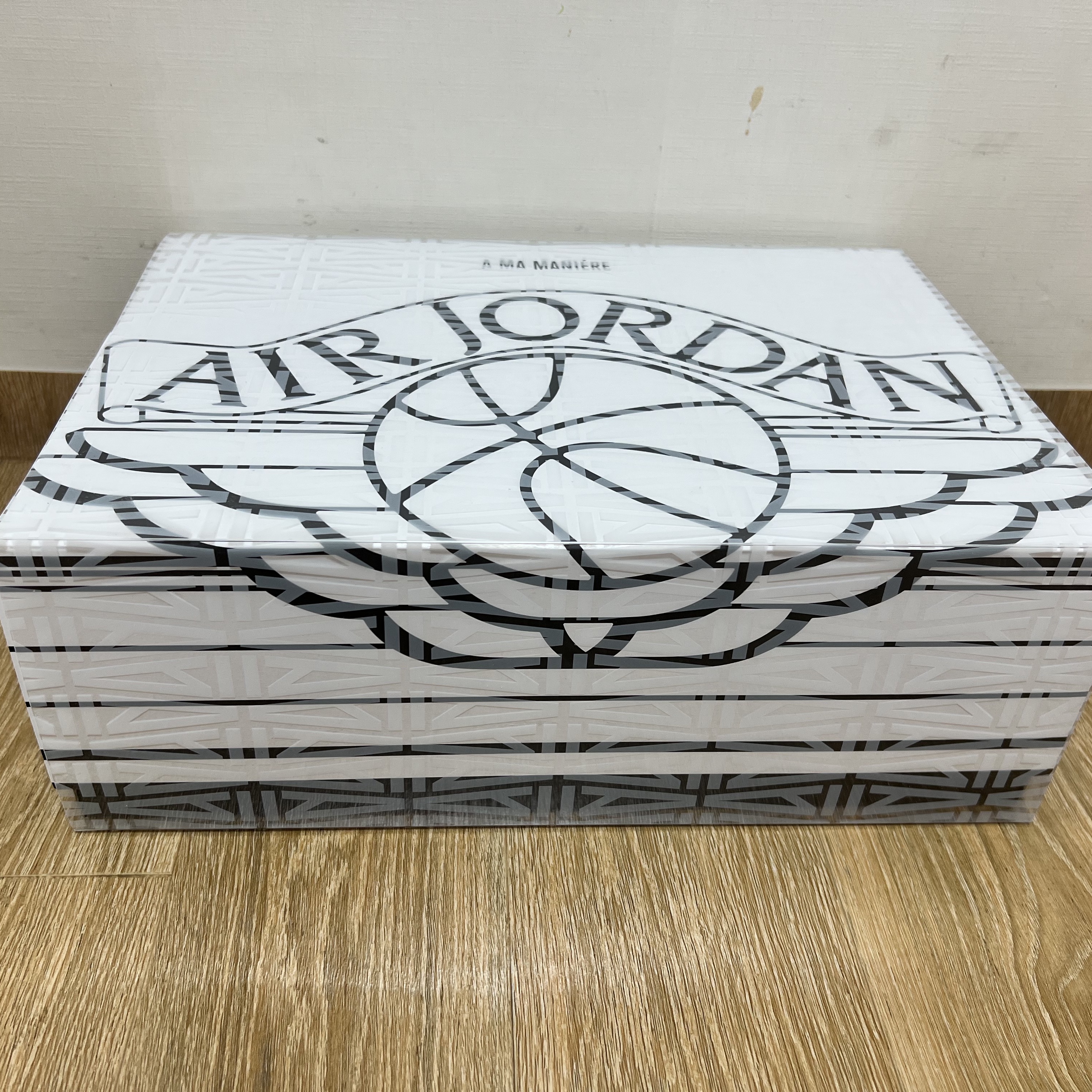 Jordan 2 x A Ma Maniere Retro SP Sail and Burgundy 착용 스타일 - 3