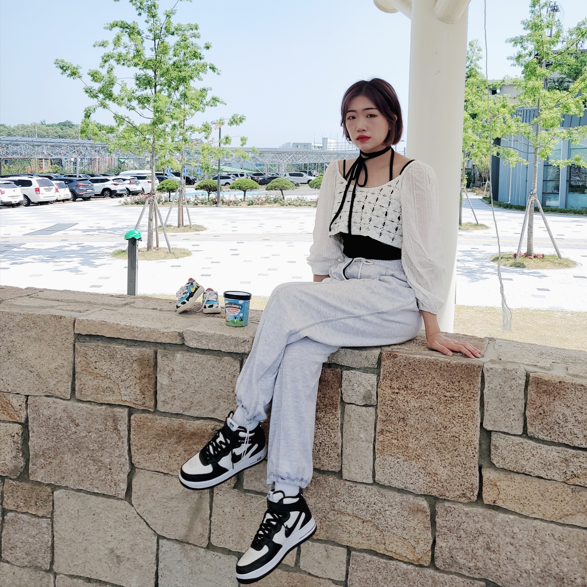 Nike x Stussy Air Force 1 '07 Mid SP Black and Light Bone 착용 스타일