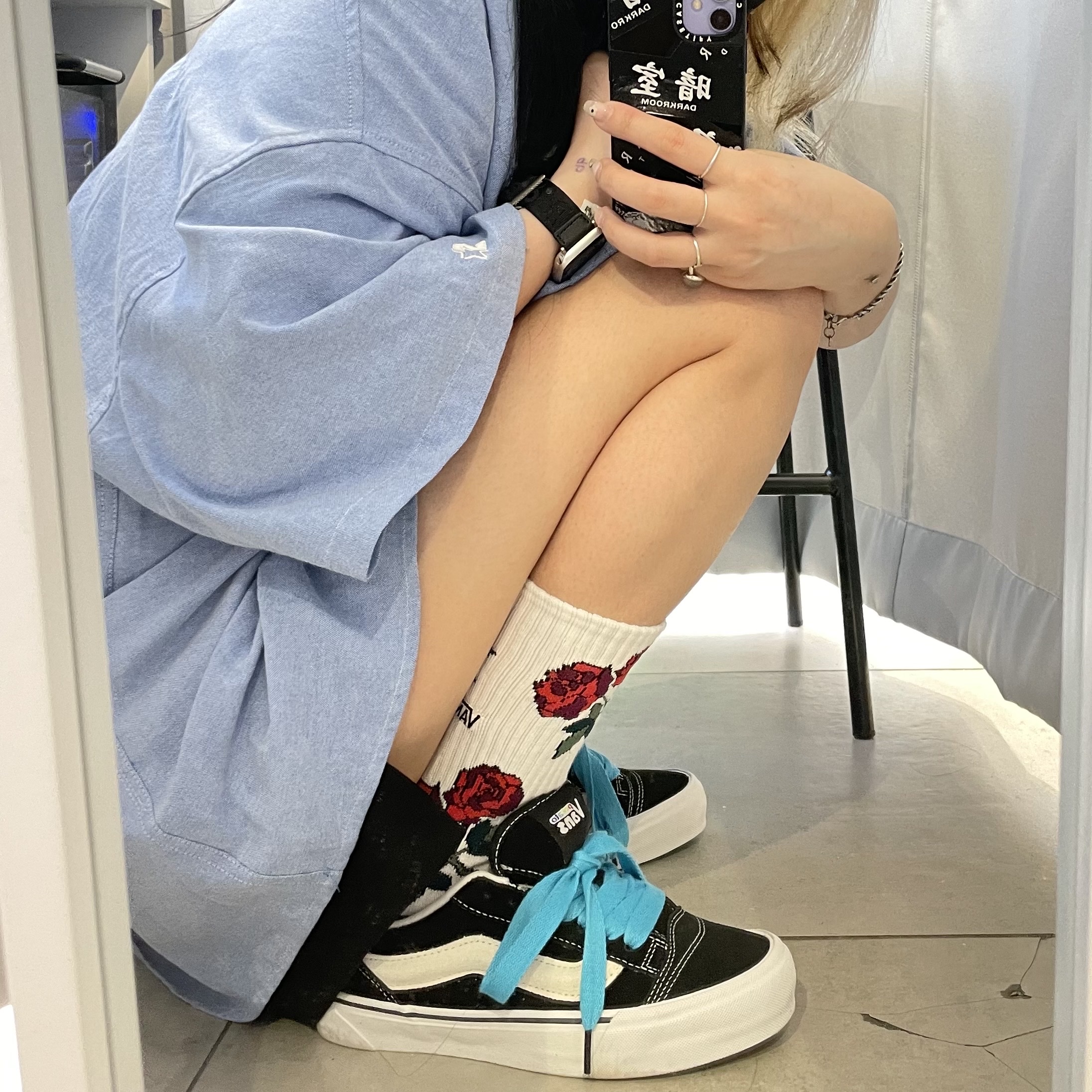 Vans Vault x Imran Potato Knu-Skool VR3 LX Black White, Casetify x Darkr8m Studio Tape Impact iPhone Case Clear Black 착용 스타일 - 1