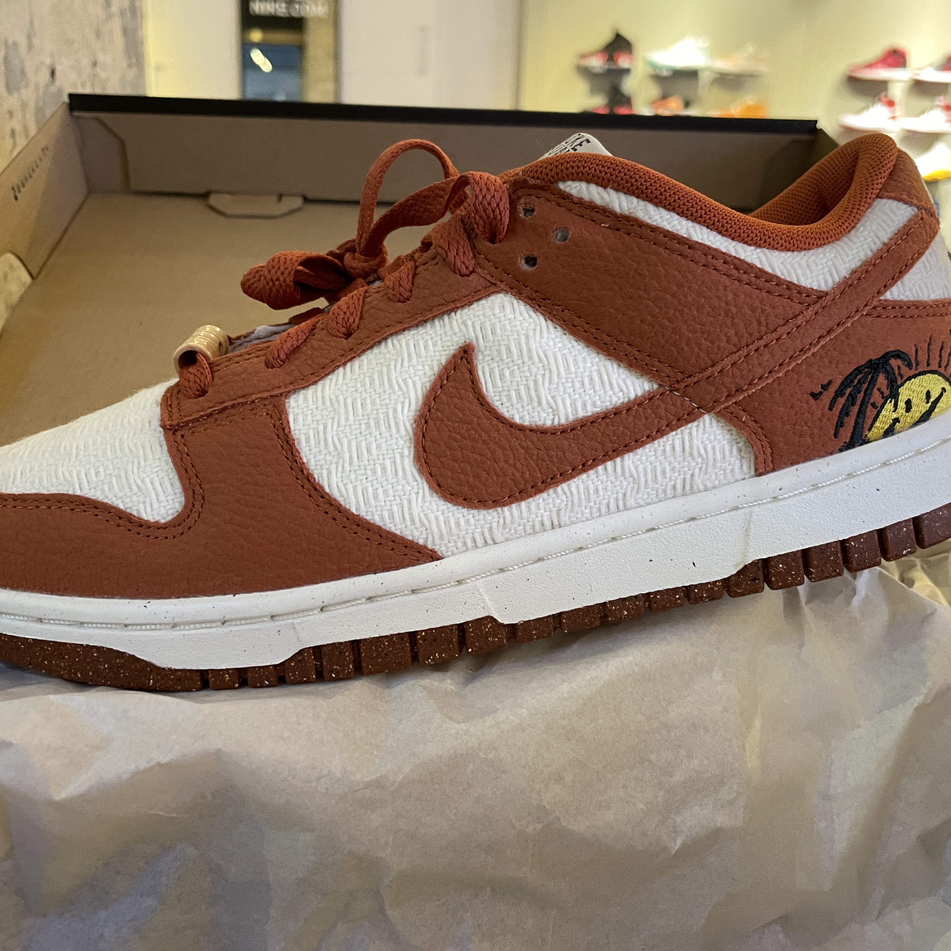 (W) Nike Dunk Low SE Sun Club Burnt Sunrise 착용 스타일