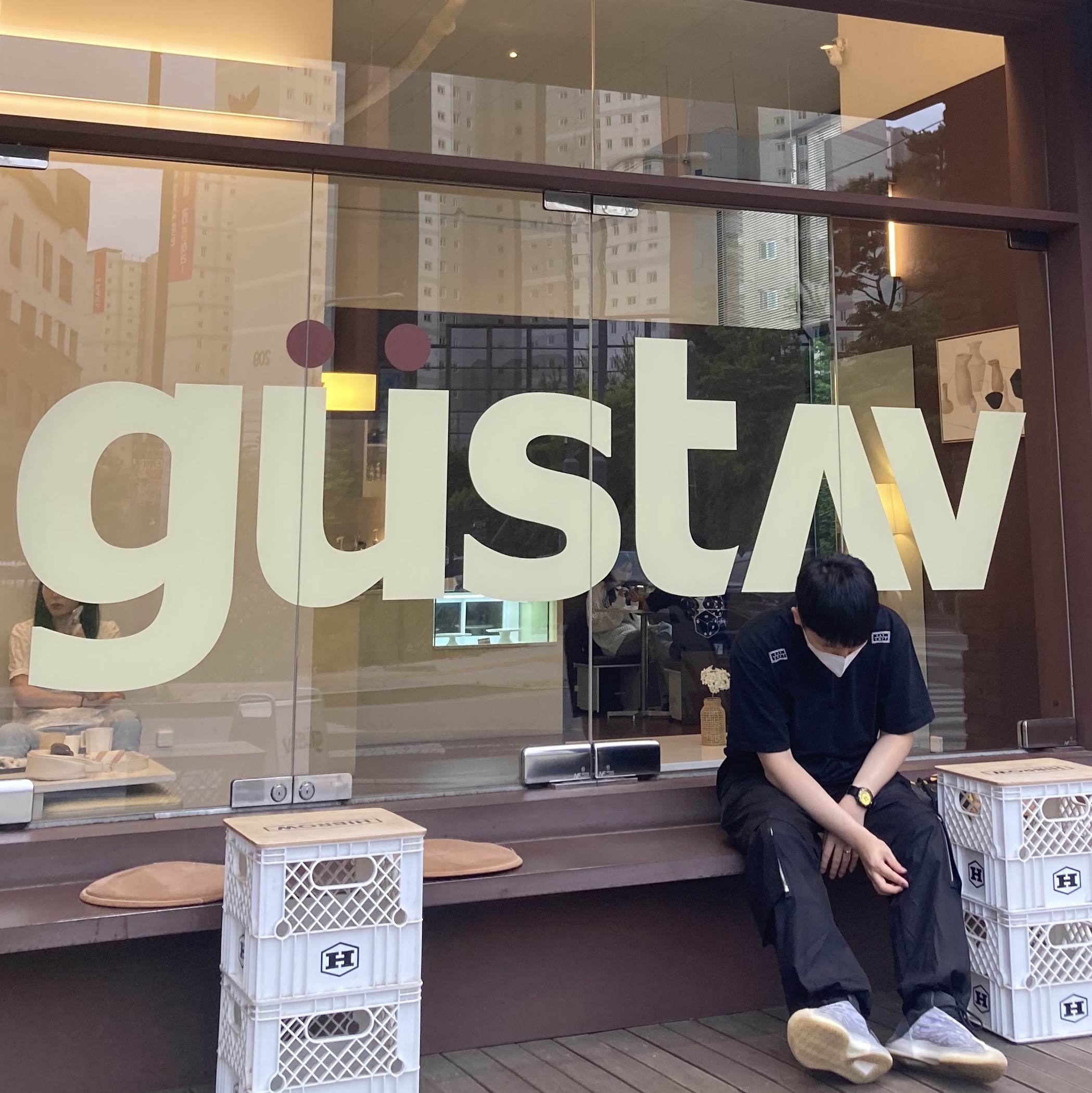 Adidas Yeezy QNTM Lifestyle 착용 스타일