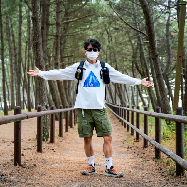 Nike ACG Mountain Fly Low Gore-Tex SE Hazel Rush, Nike ACG Smith Summit Cargo Pants Medium Olive - Asia 착용 스타일 - 3