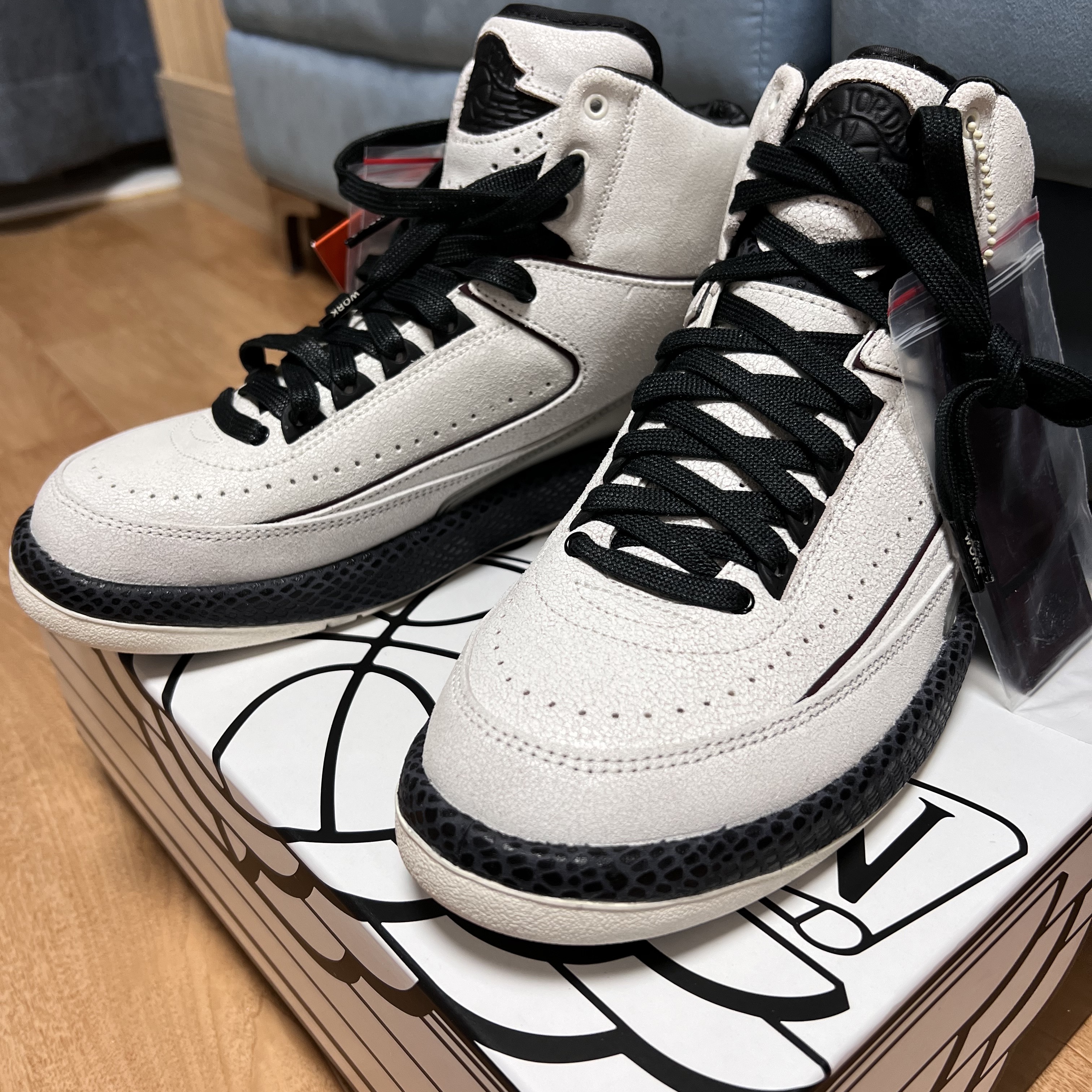 Jordan 2 x A Ma Maniere Retro SP Sail and Burgundy, Jordan 1 x A Ma Maniere Retro High OG SP Sail and Burgundy 착용 스타일 - 2