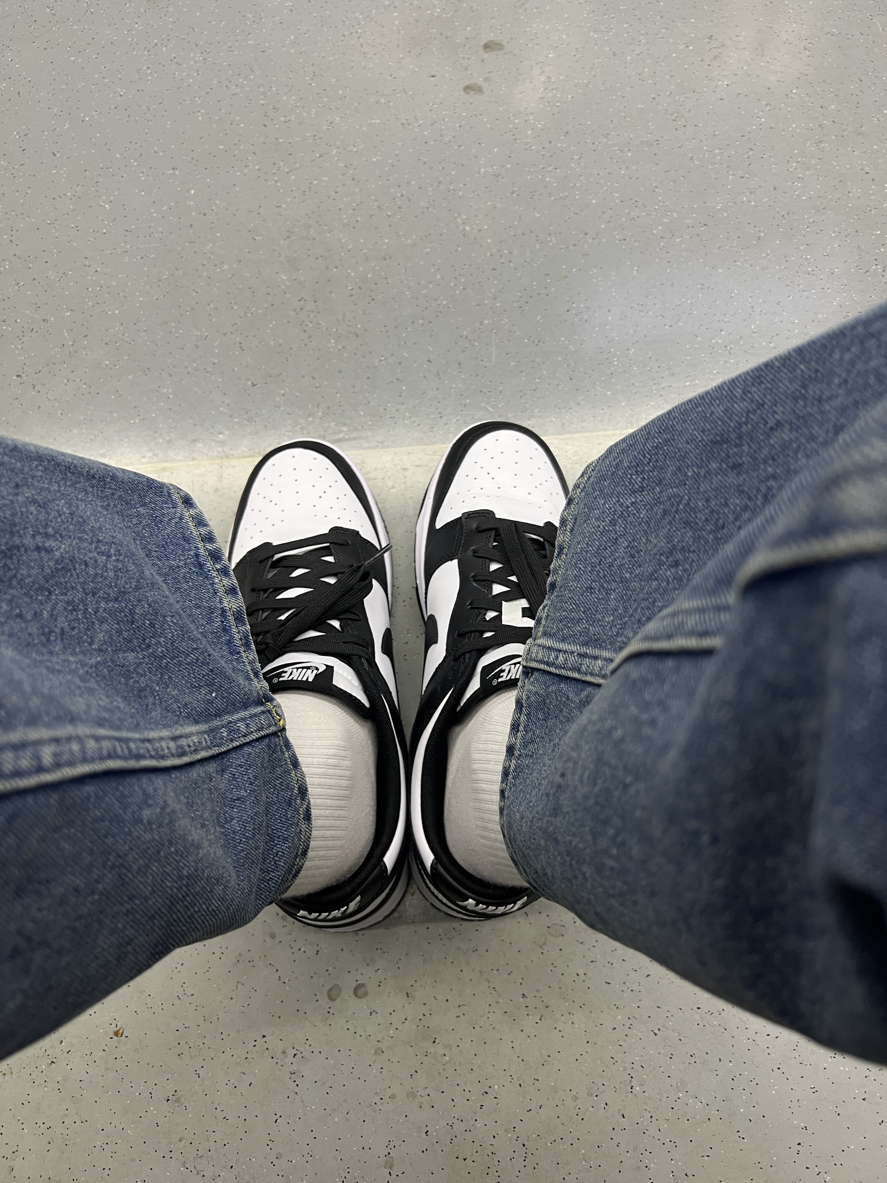 Nike Dunk Low Retro Black 착용 스타일 - 2