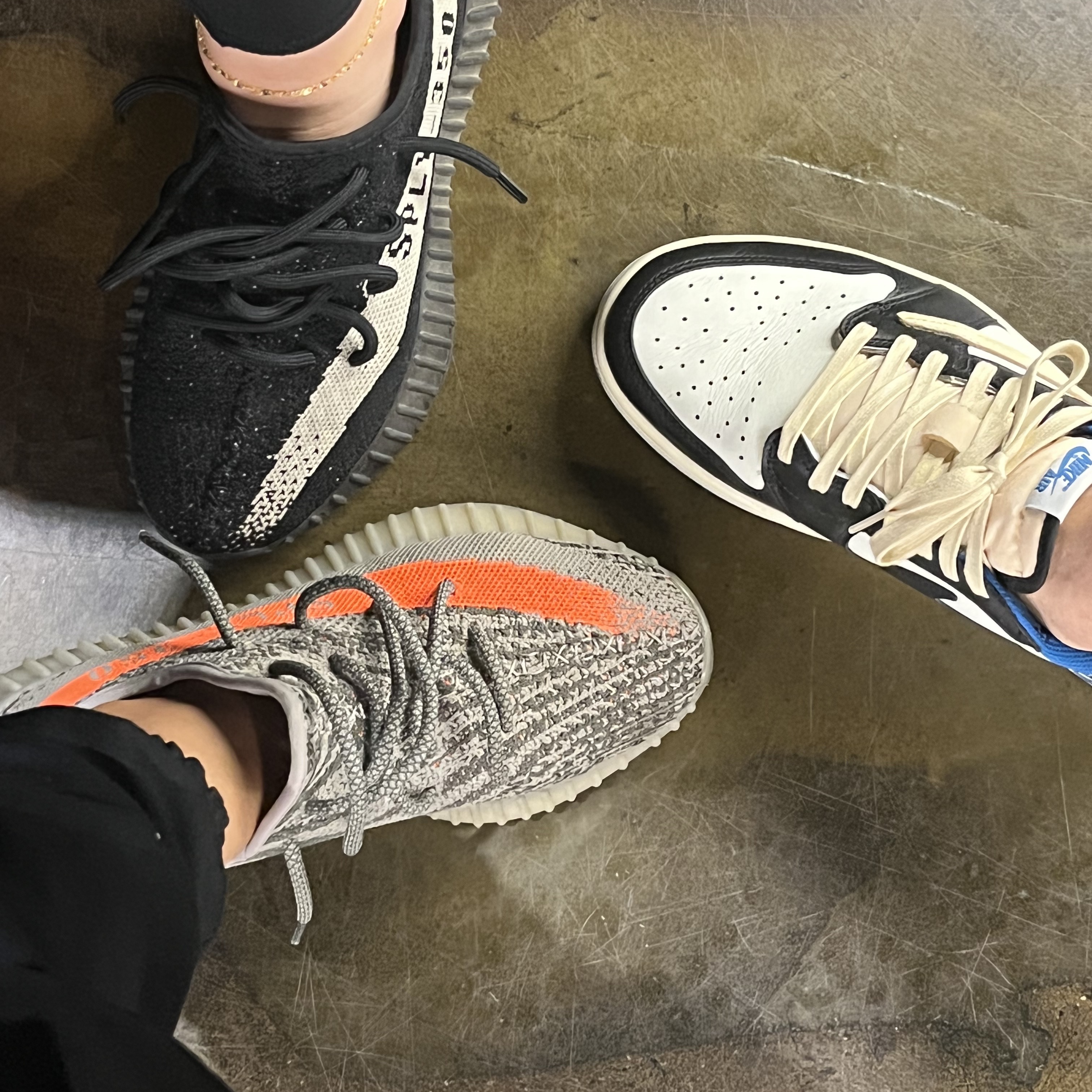 Adidas Yeezy Boost 350 V2 Core Black White 2022, Adidas Yeezy Boost 350 V2 Beluga 착용 스타일