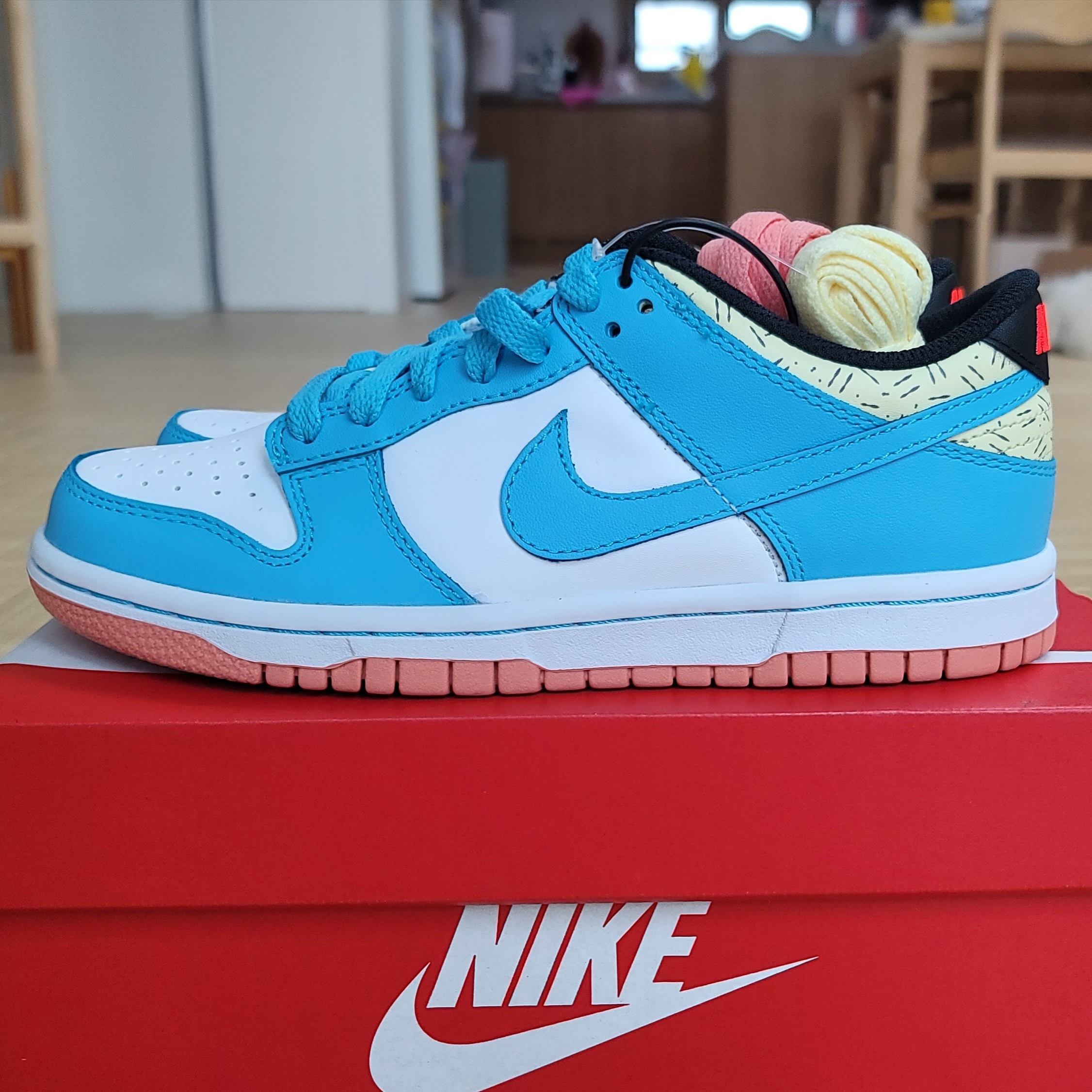(GS) Nike x Kyrie Dunk Low SE Baltic Blue 착용 스타일 - 1