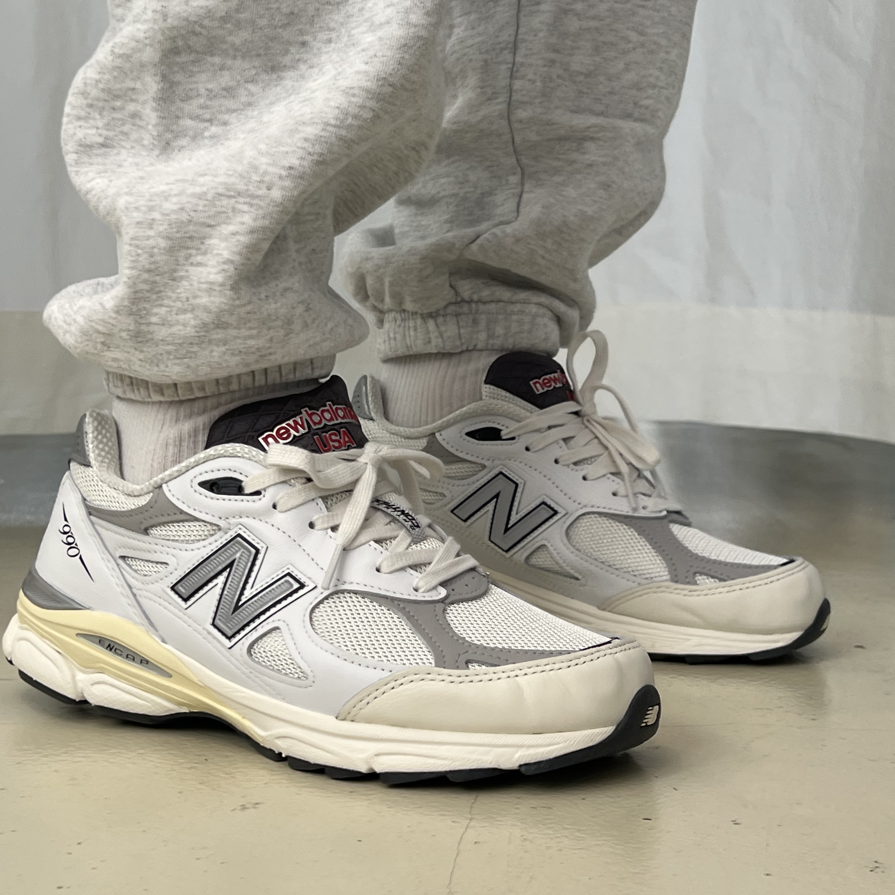 New Balance 990v3 Made in USA Sea Salt 착용 스타일 - 2