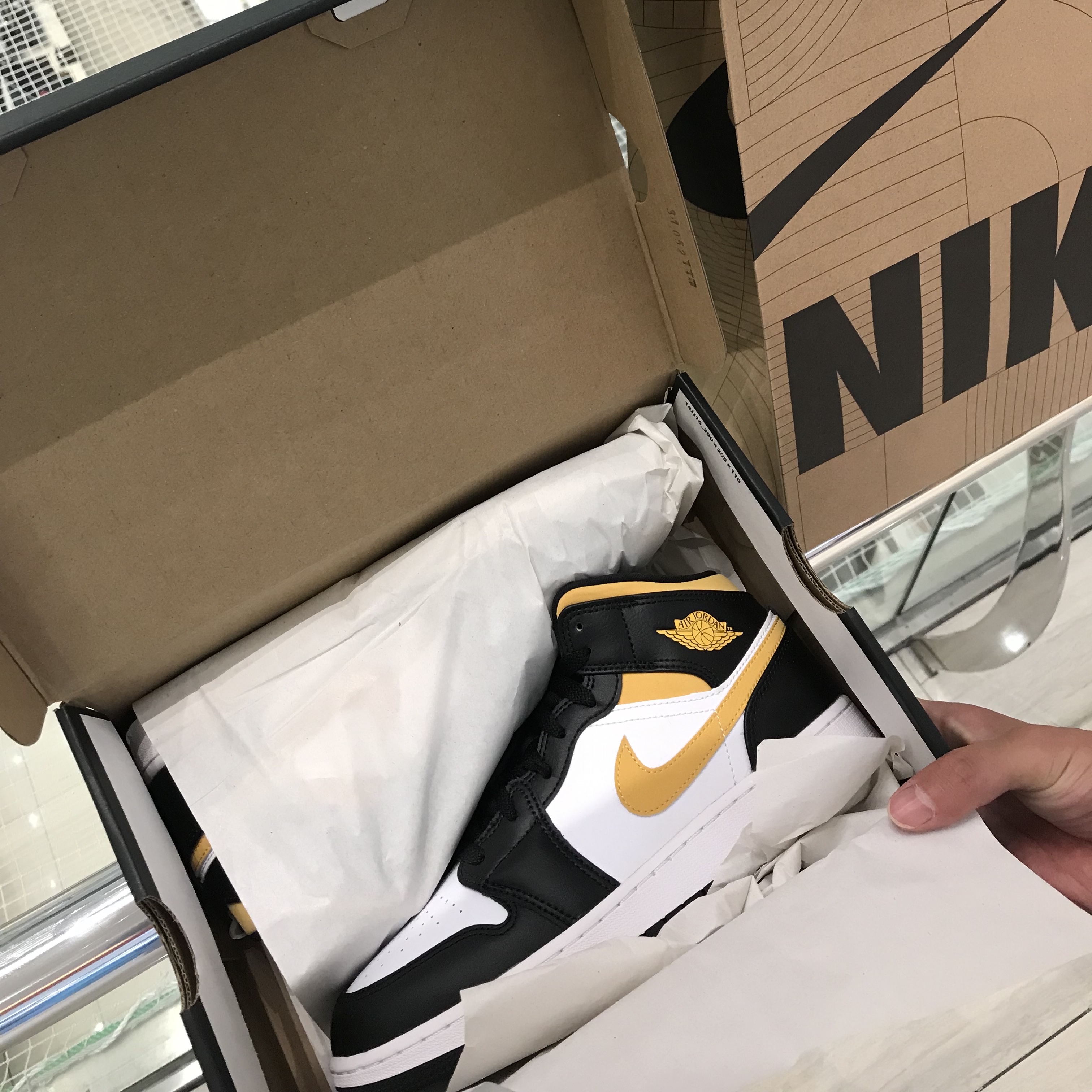 (GS) Jordan 1 Mid Pollen 착용 스타일