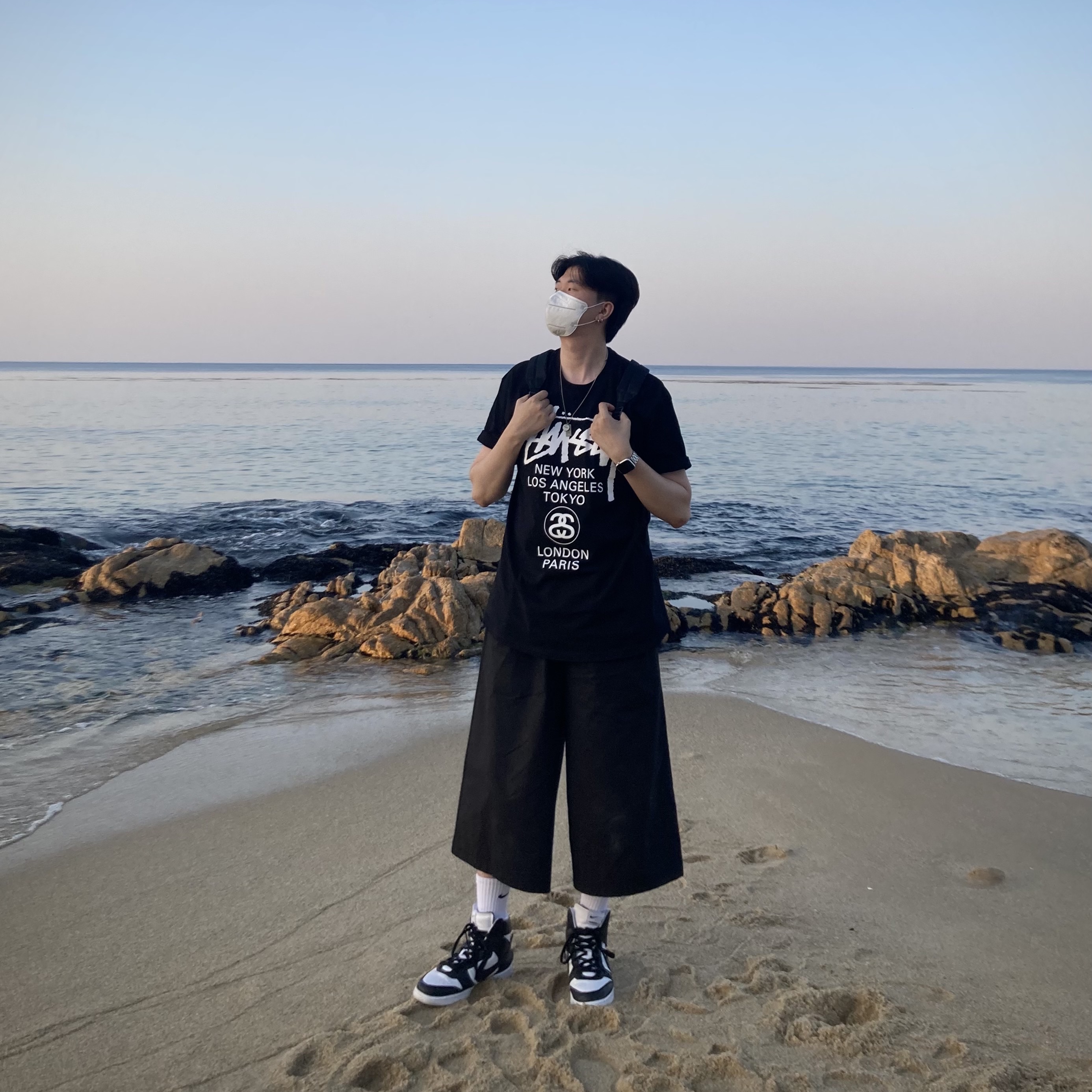Nike x Ambush Dunk High Black, Stussy World Tour T-Shirt Black 착용 스타일