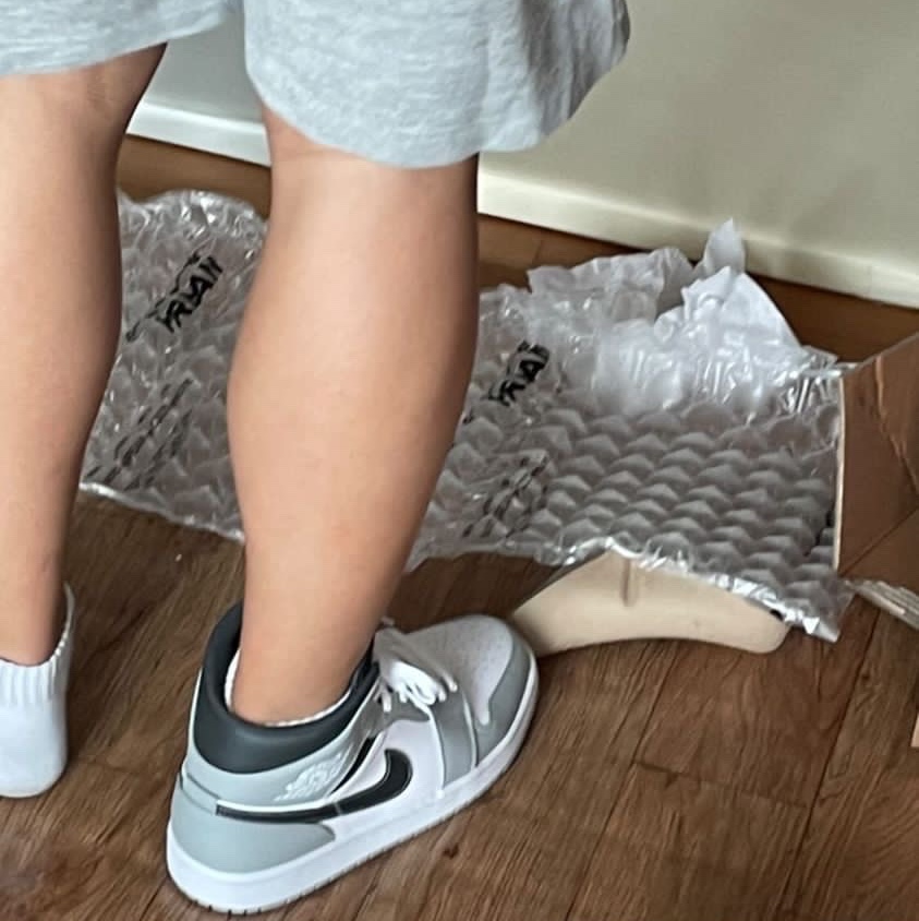 Jordan 1 Mid Light Smoke Grey Anthracite 착용 스타일 - 2