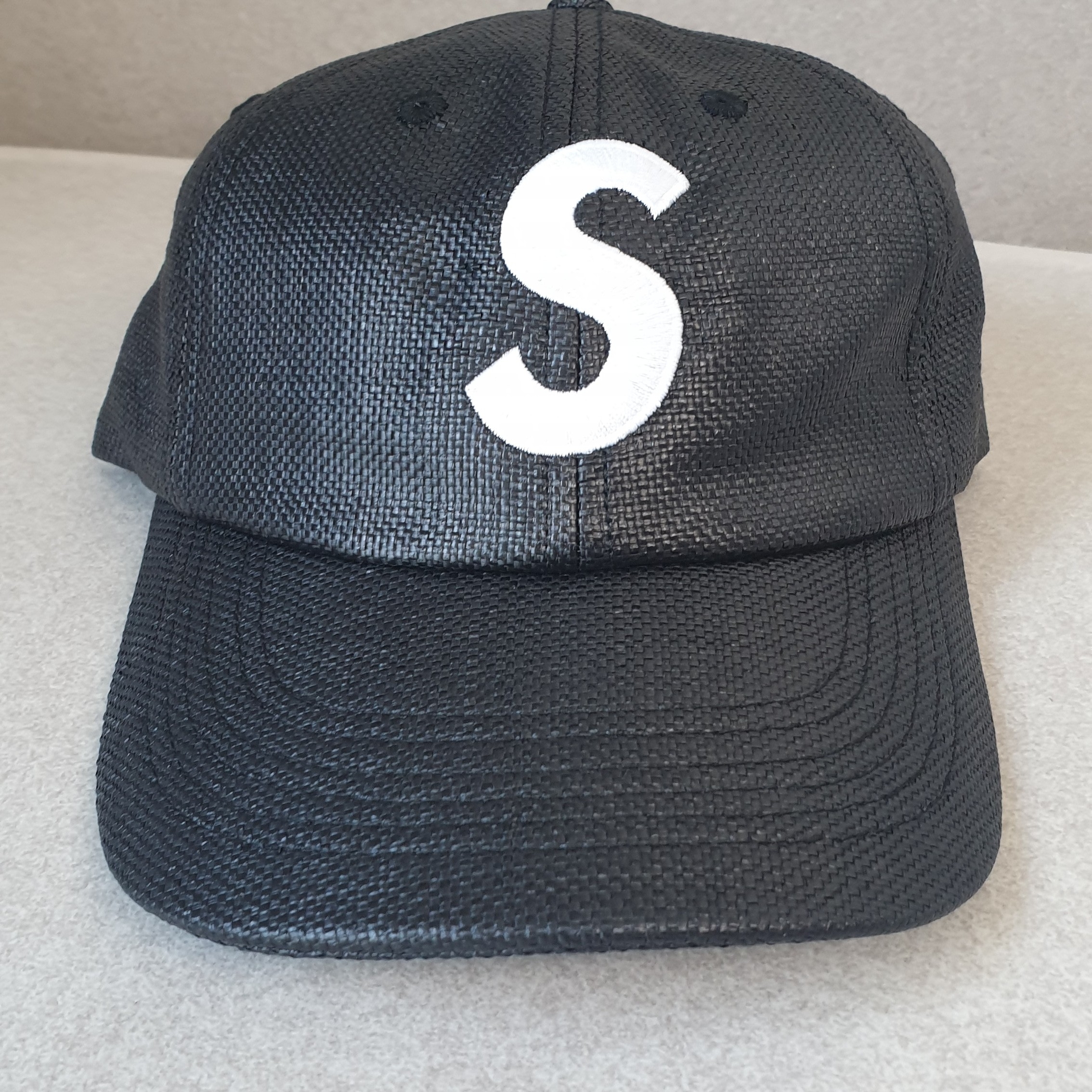 Supreme Raffia S Logo 6-Panel Black - 22SS 착용 스타일